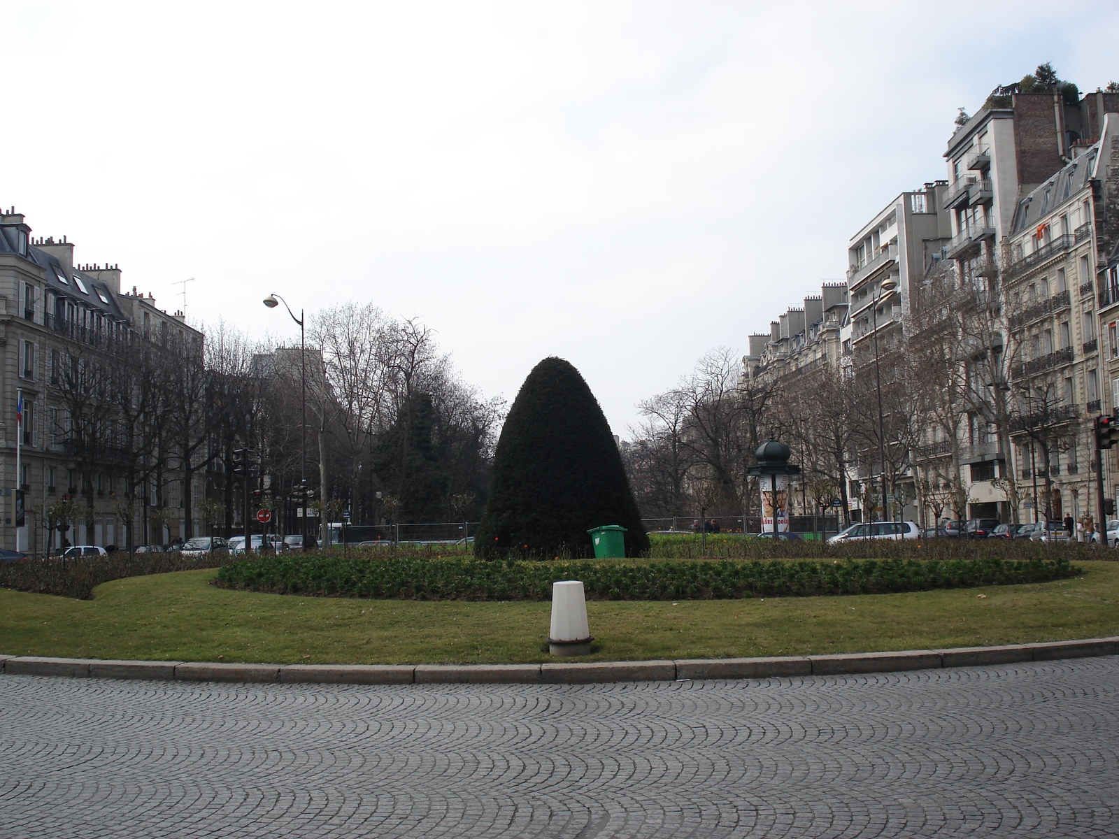 รูปถ่าย ฝรั่งเศส(France) ปารีส(Paris) คุ้มที่ 17 (17th Arrondissement) จัตุรัสวากราม(Place Wagram) 2006-03 4