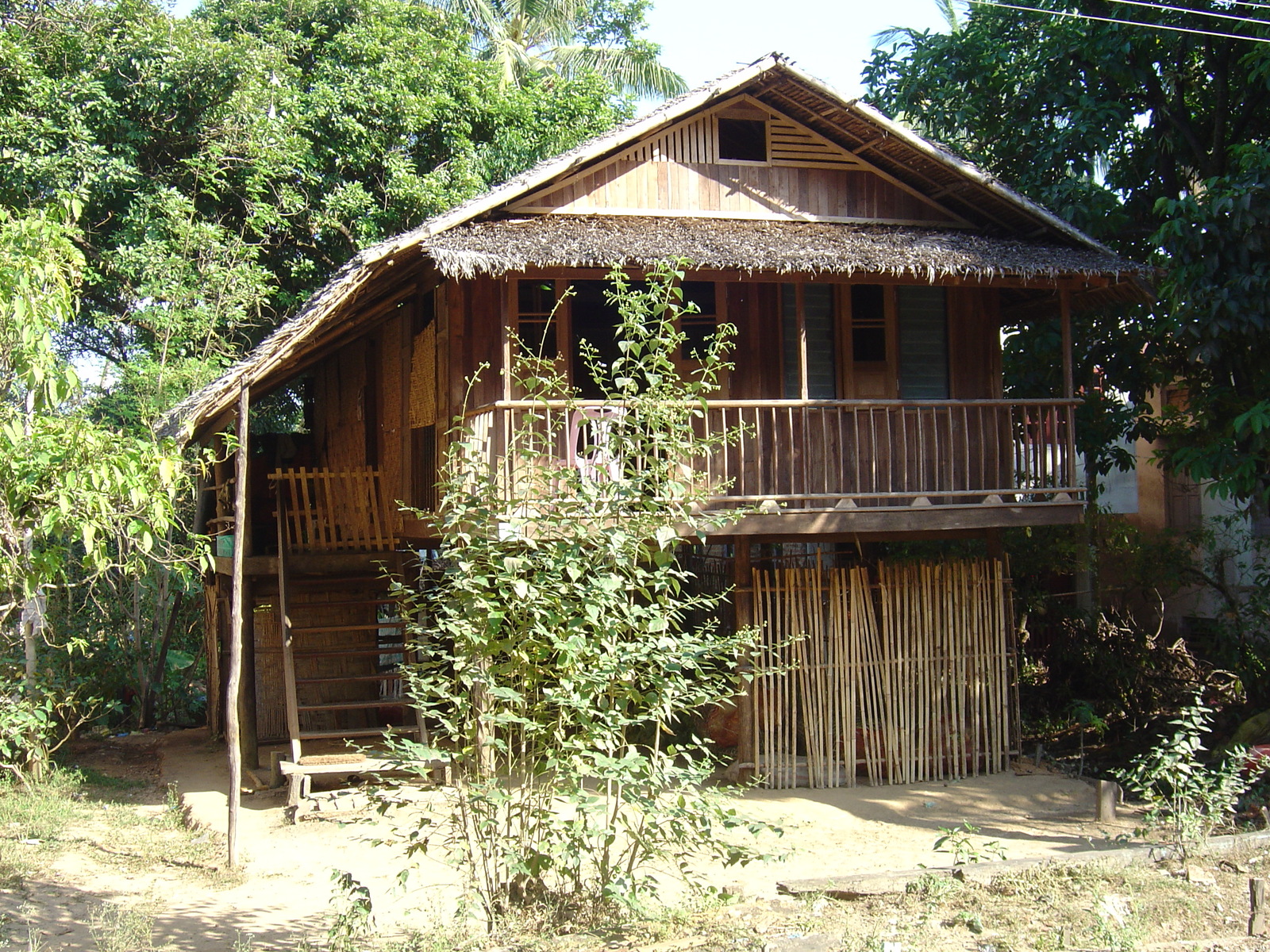 รูปถ่าย พม่า(Myanmar) มะริด(Myeik (Mergui)) 2005-01 157