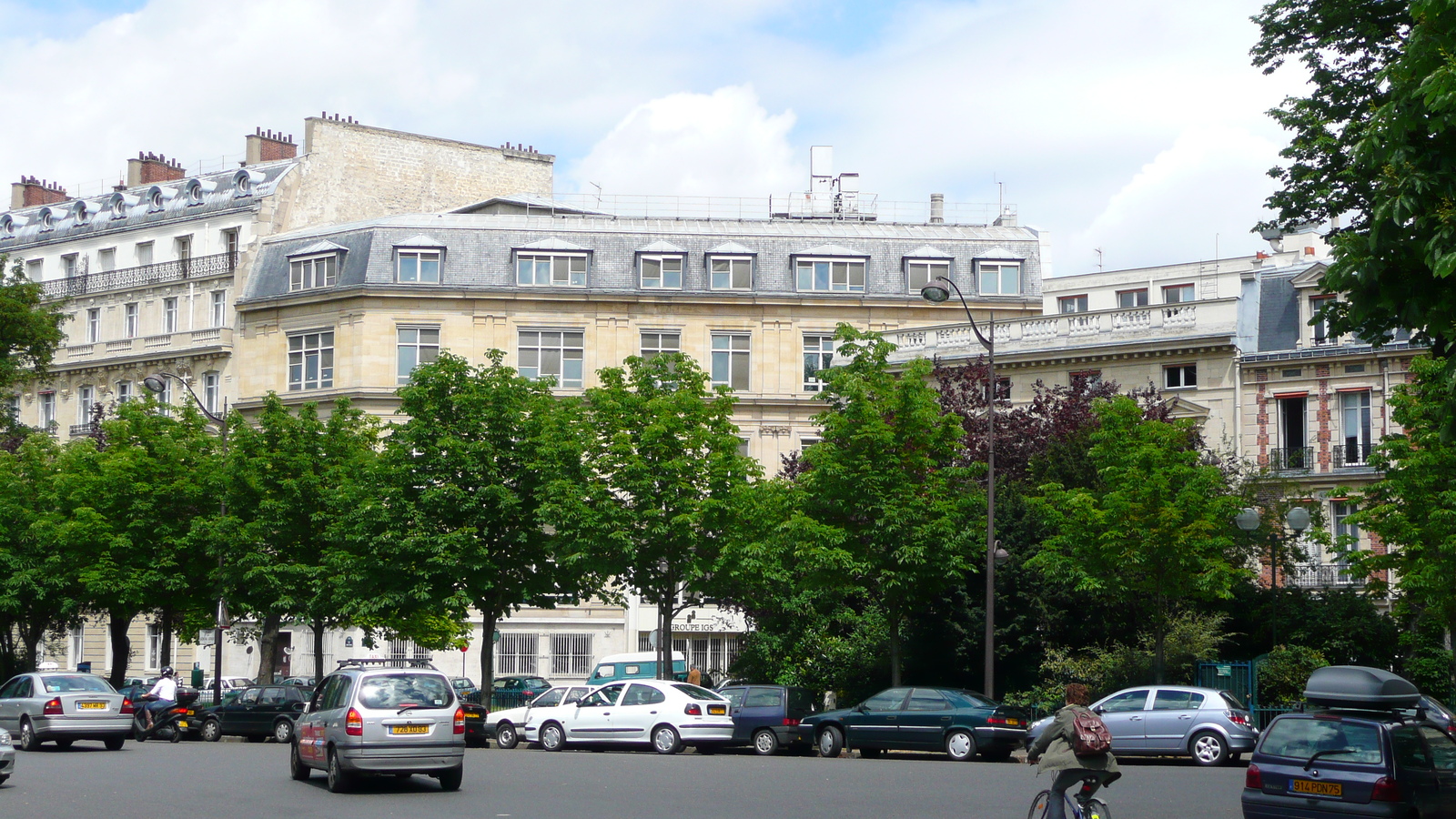 รูปถ่าย ฝรั่งเศส(France) ปารีส(Paris) คุ้มที่ 17 (17th Arrondissement) ปลาส  มาเลแอร์บ(Place Malesherbes) 2007-05 15