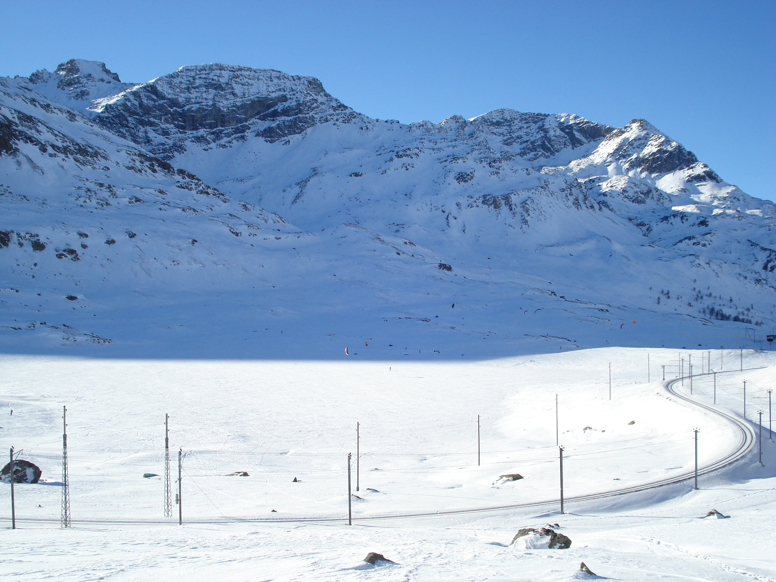 รูปถ่าย สวิสเซอร์แลนด์(Switzerland) จากปอนเตรซีนาไปลาโกเบียนโก(From Pontresina to Lago Bianco) 2007-01 68