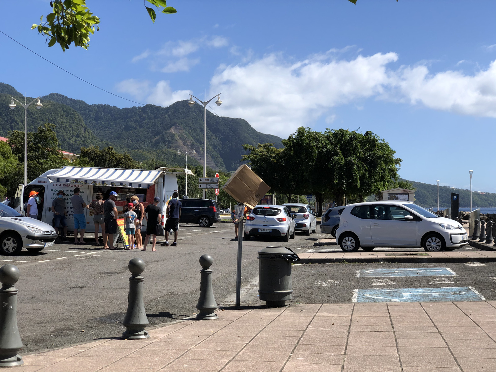 รูปถ่าย กวาเดอลูป(Guadeloupe) ทรัวรีวีแยร์(Trois Rivieres) 2021-02 0