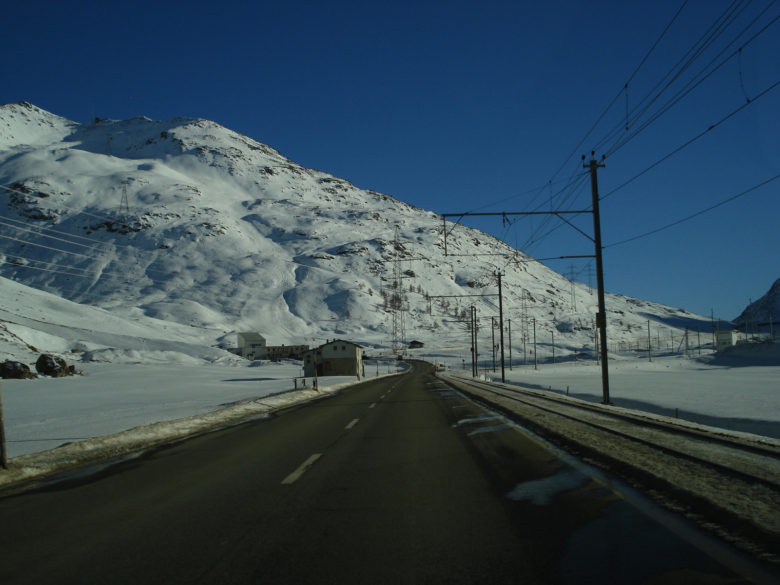 รูปถ่าย สวิสเซอร์แลนด์(Switzerland) จากปอนเตรซีนาไปลาโกเบียนโก(From Pontresina to Lago Bianco) 2007-01 53