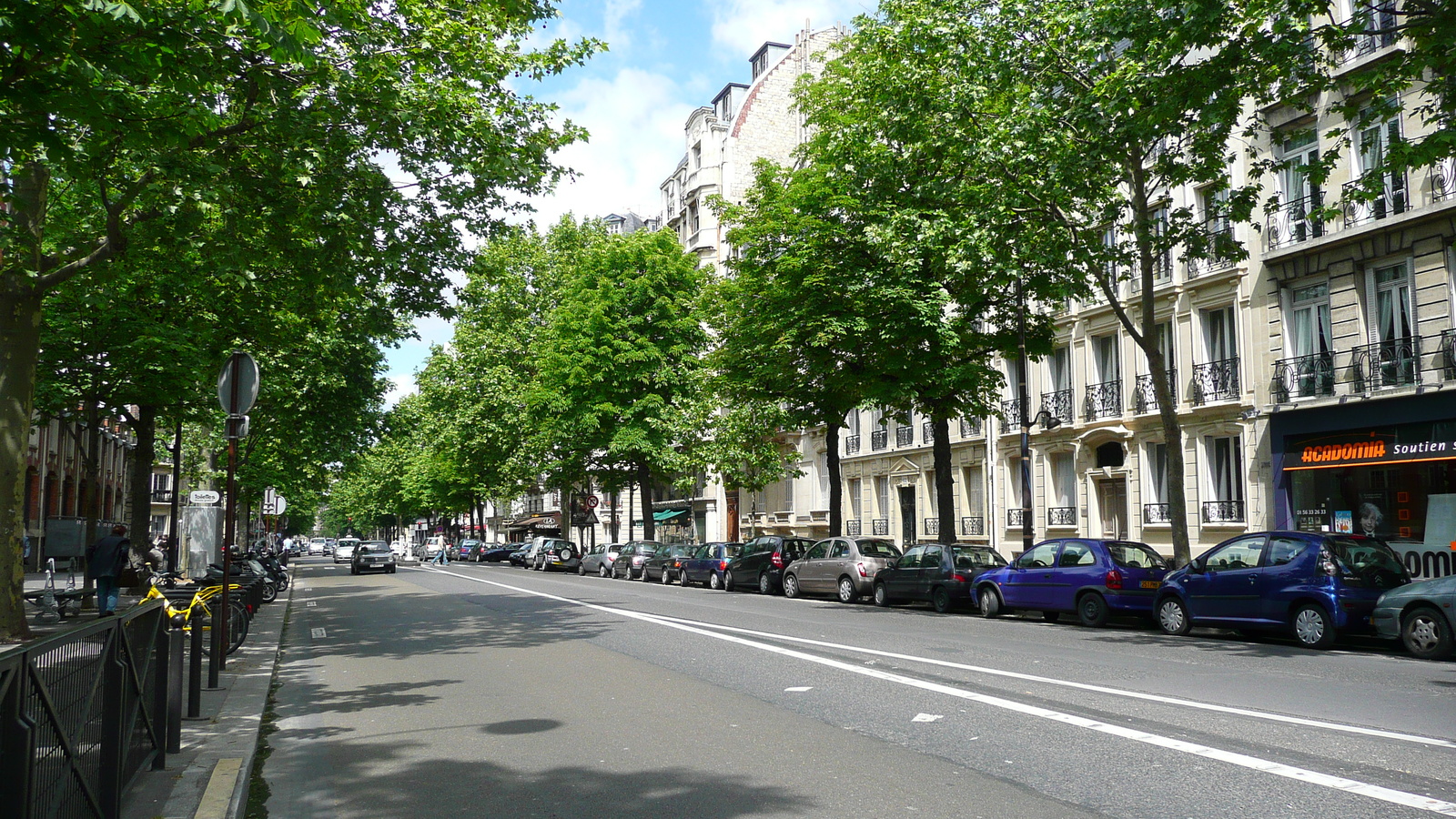 รูปถ่าย ฝรั่งเศส(France) ปารีส(Paris) บูเลอวาร์ด  มาเลแอร์บ(Boulevard Malesherbes) 2007-05 108