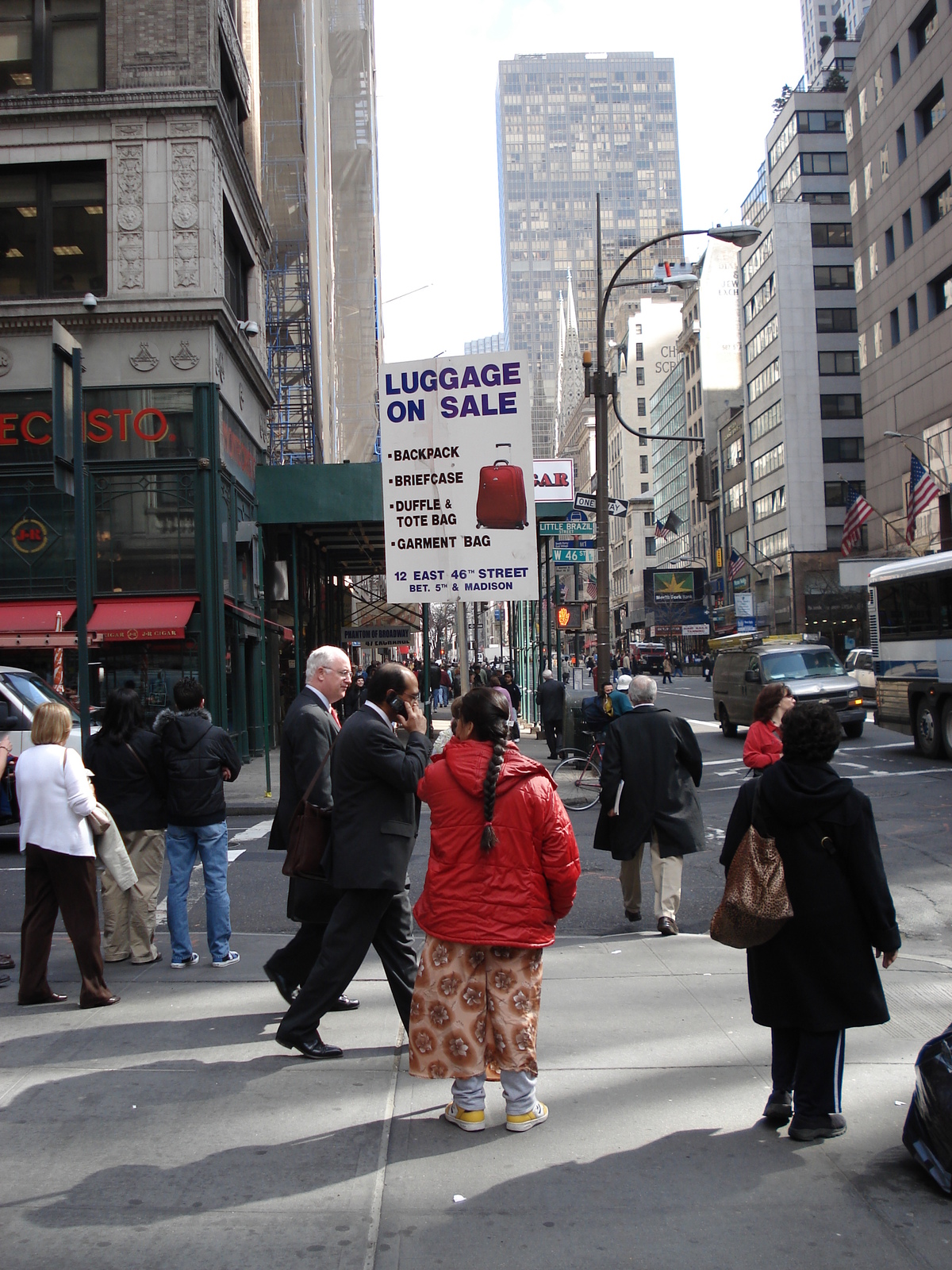 รูปถ่าย สหรัฐอเมริกา(United States) นิวยอร์ก(New York) ตามถนนฟิฟท์อเวนิว(down the 5th Avenue) 2006-03 82