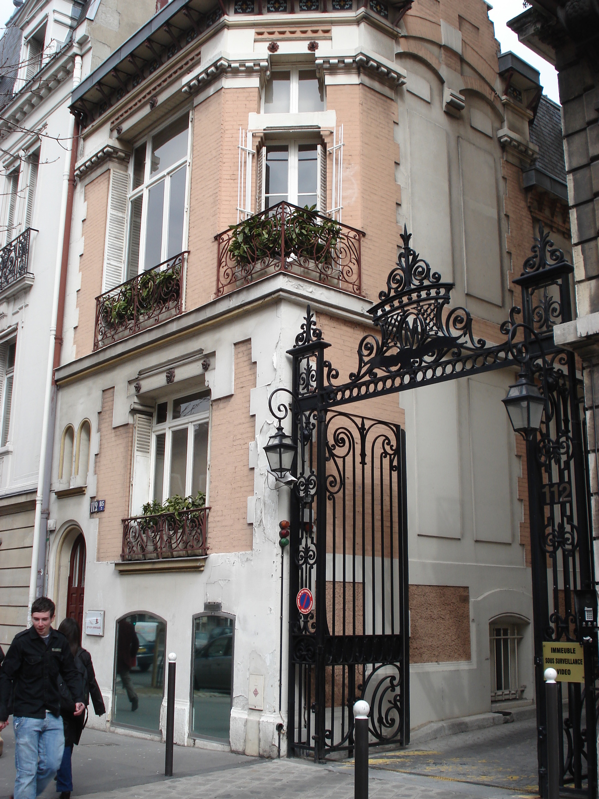 รูปถ่าย ฝรั่งเศส(France) ปารีส(Paris) คุ้มที่ 17 (17th Arrondissement) ปลาส  มาเลแอร์บ(Place Malesherbes) 2006-03 25