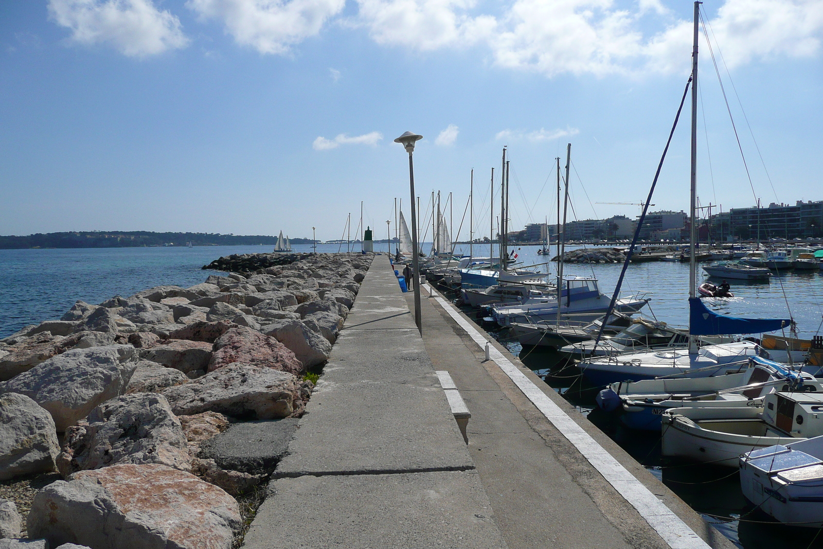 รูปถ่าย ฝรั่งเศส(France) คานส์(Cannes) หาดกาซาแญร์(Plage Gazagnaire) 2008-03 19