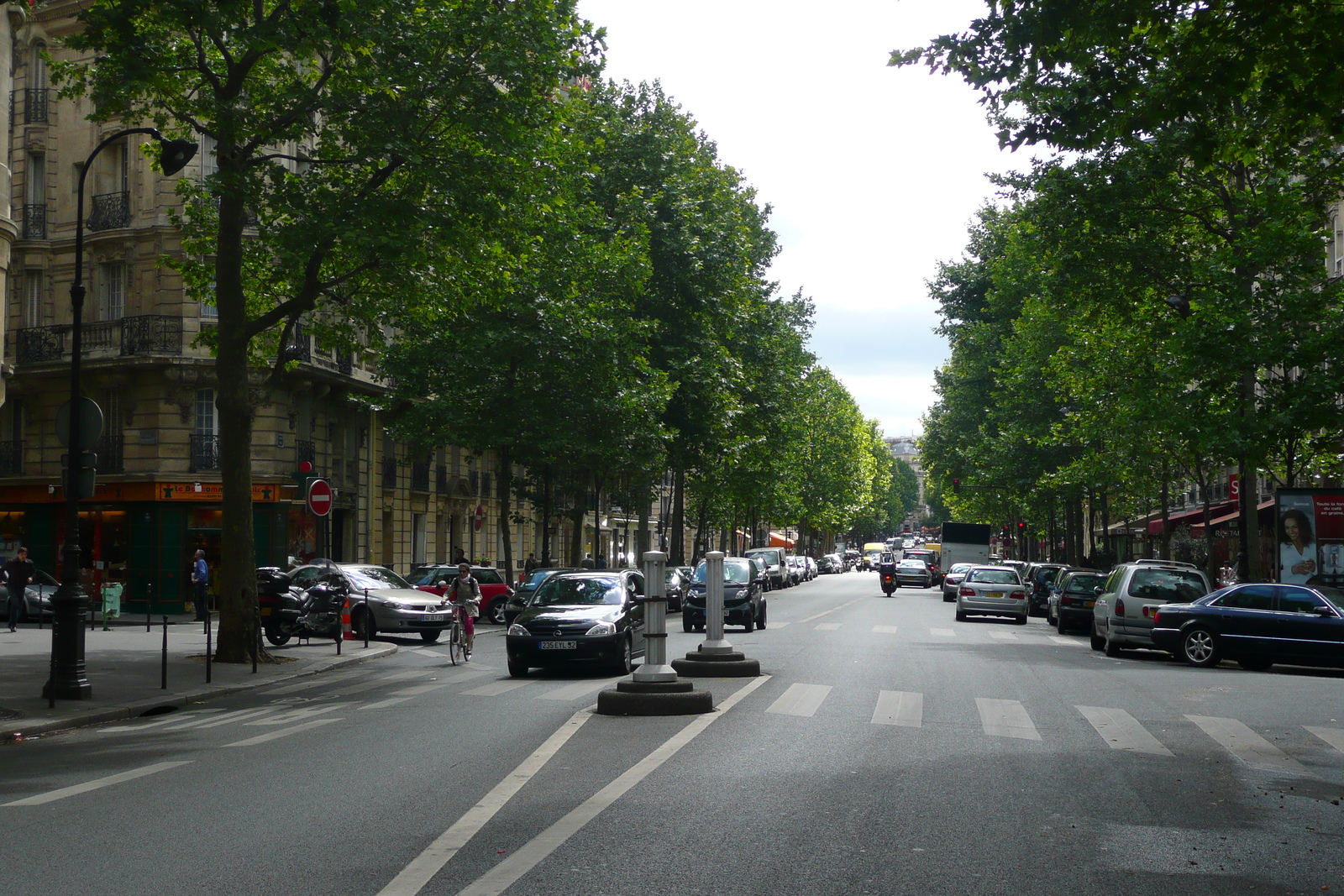 รูปถ่าย ฝรั่งเศส(France) ปารีส(Paris) ถนนนีเยล(Avenue Niel) 2007-06 9