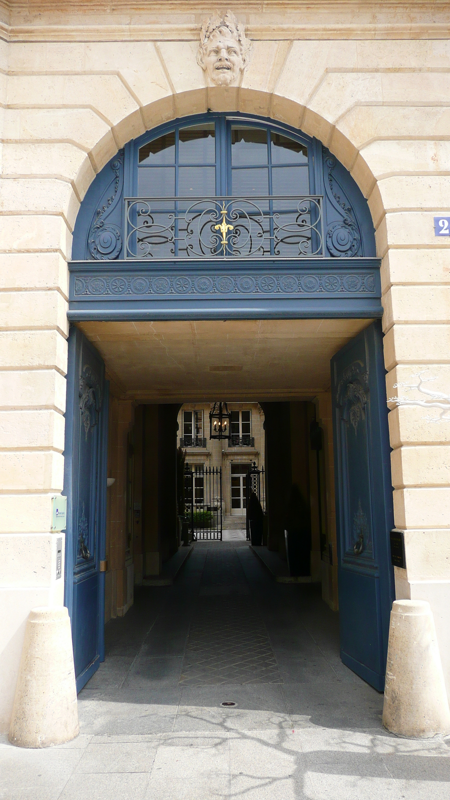 รูปถ่าย ฝรั่งเศส(France) ปารีส(Paris) จัตุรัสว็องโดม(Place Vendome) 2007-07 34