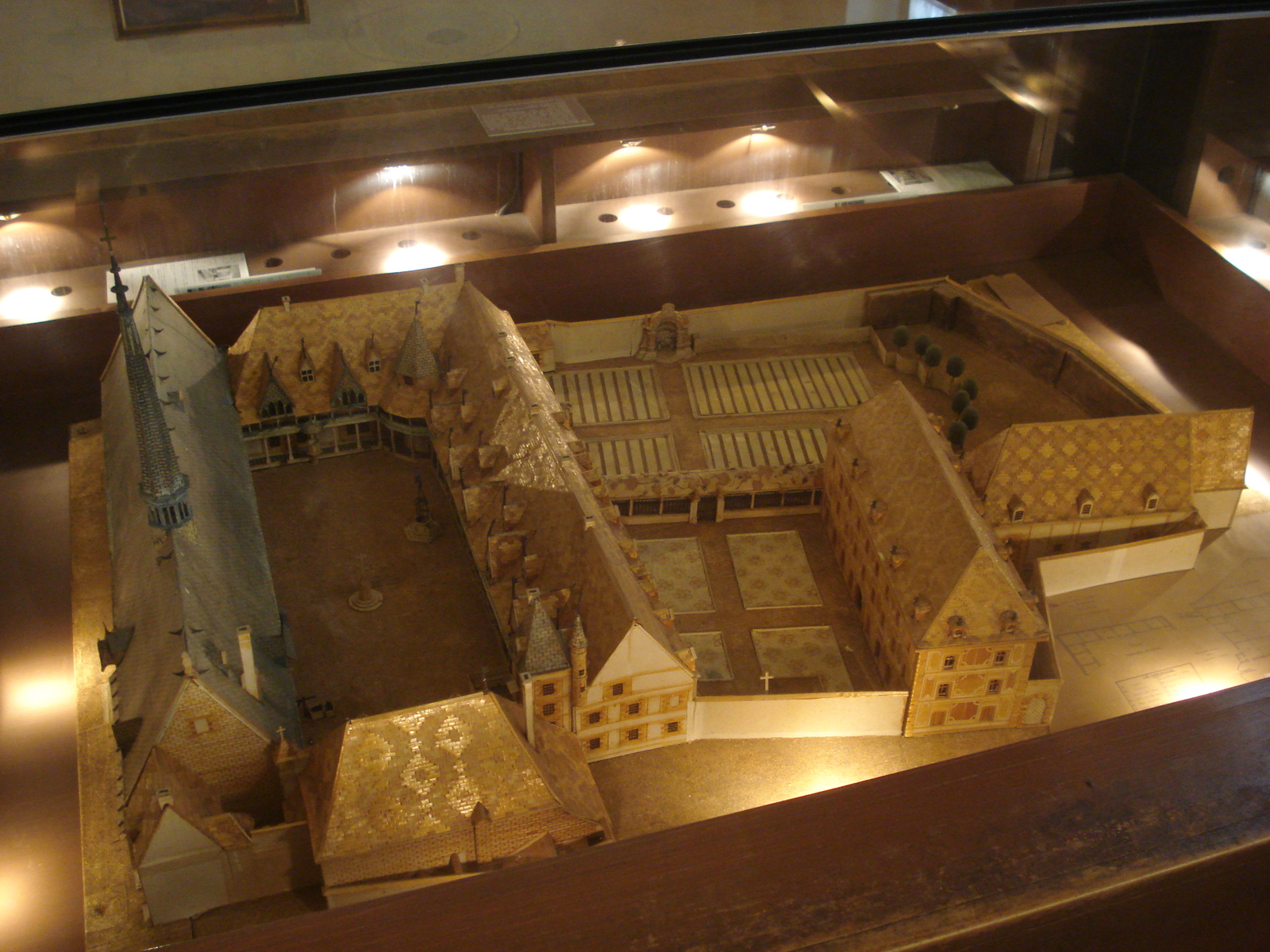 รูปถ่าย ฝรั่งเศส(France) โบนเนอ(Beaune) โรงพยาบาลเก่าโบน (ออสปิสเดอโบน)(Hospices de Beaune) 2007-01 77