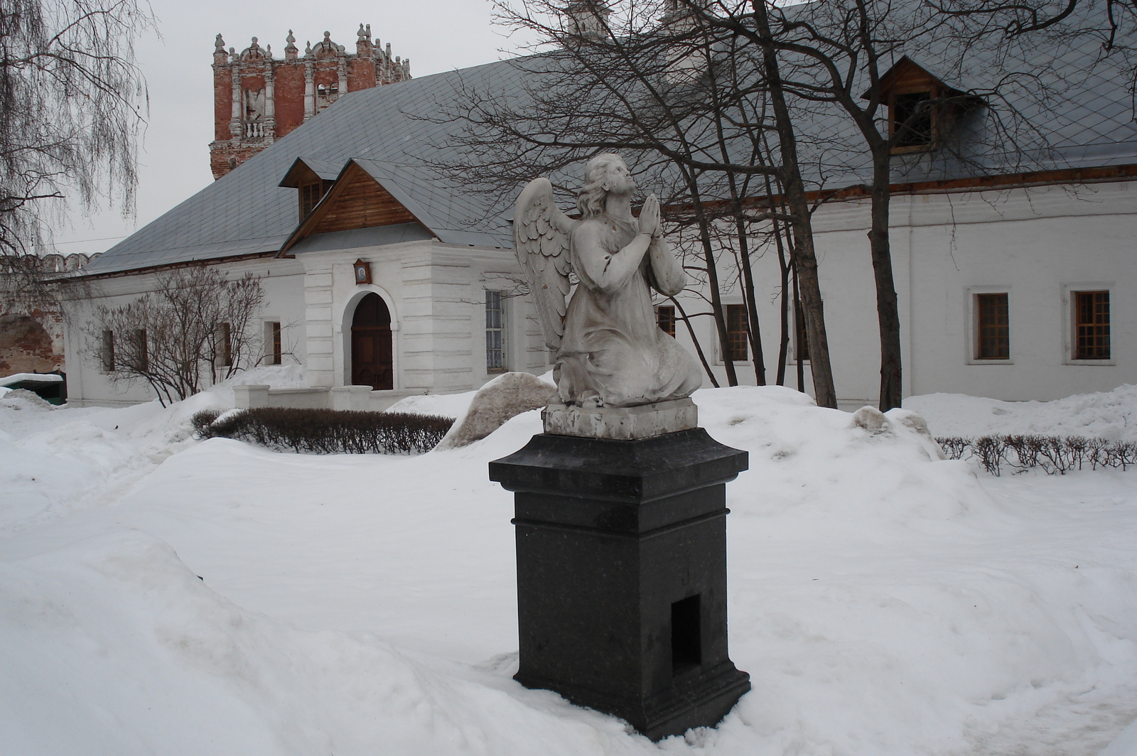 รูปถ่าย รัสเซีย(Russia) มอสโก(Moscow) คอนแวนต์และสุสานโนโวเดวิชี(Novodevichy Convent and Cemetery) 2006-03 14