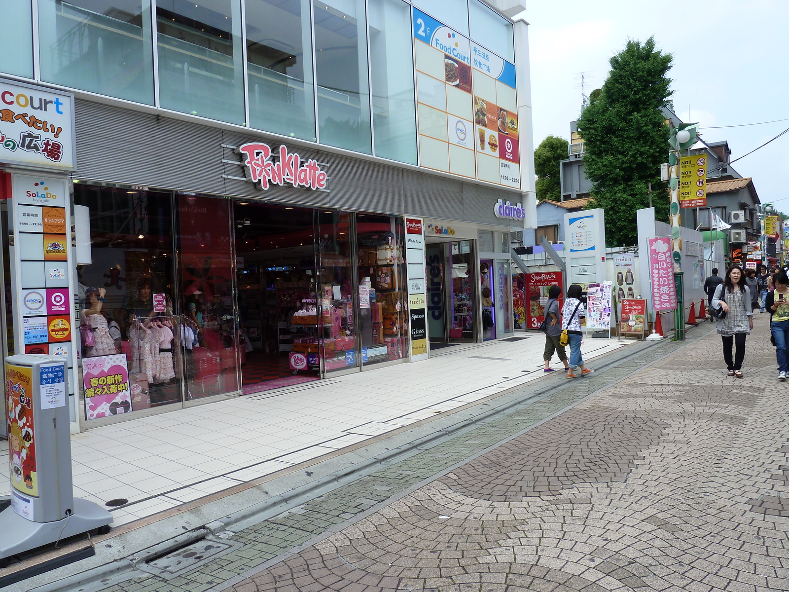 รูปถ่าย ญี่ปุ่น(Japan) โตเกียว(Tokyo) ถนนทาเคชิตะ(Takeshita Street) 2010-06 17