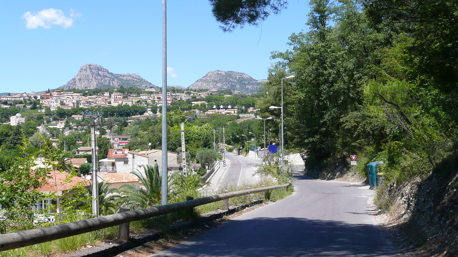 รูปถ่าย ฝรั่งเศส(France) ลาโกด(La Gaude) 2007-07 16