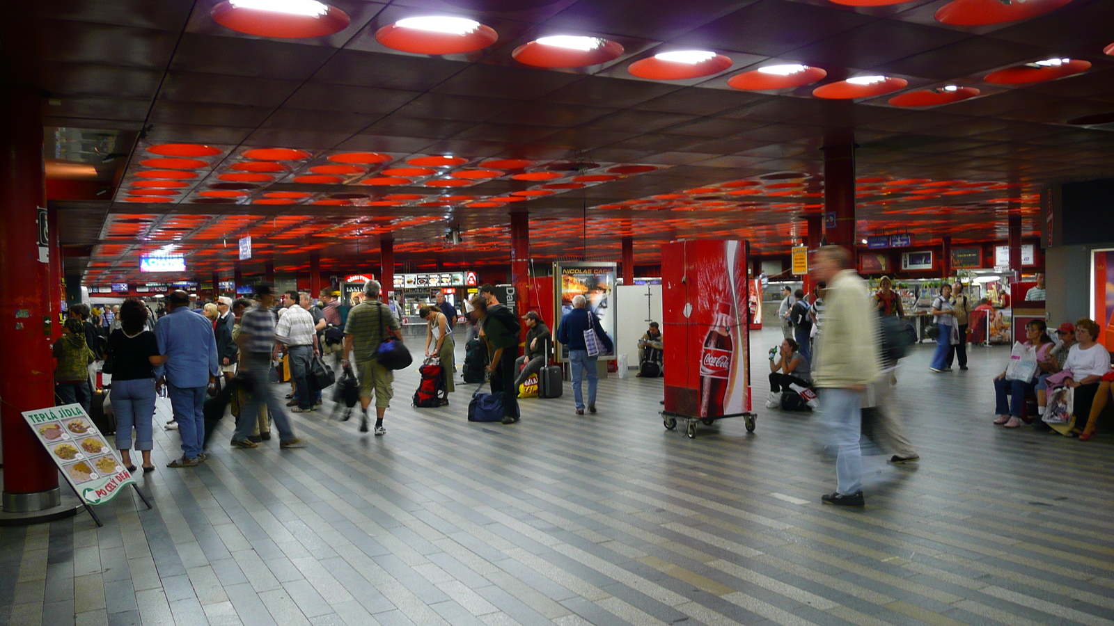 รูปถ่าย สาธารณรัฐเช็ก(Czech Republic) ปราก(Prague) สถานีรถไฟหลักปราก(Hlavni Nadrazi) 2007-07 11