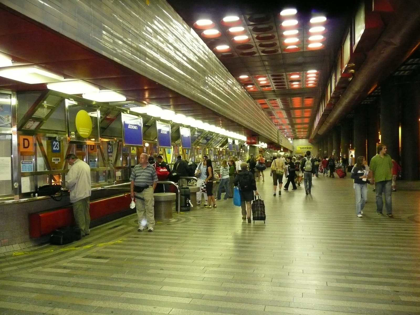 รูปถ่าย สาธารณรัฐเช็ก(Czech Republic) ปราก(Prague) สถานีรถไฟหลักปราก(Hlavni Nadrazi) 2007-07 14