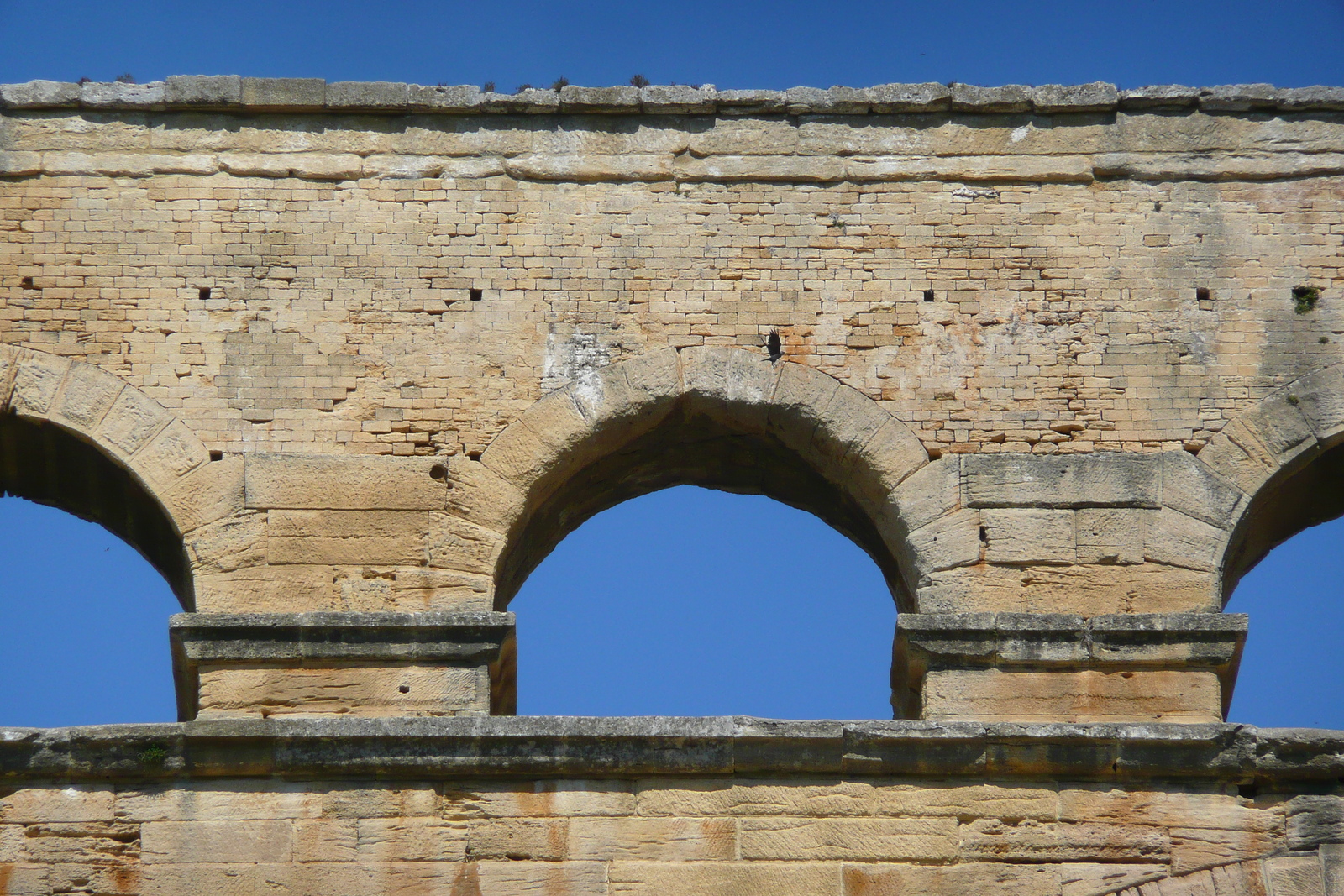 รูปถ่าย ฝรั่งเศส(France) สะพานปงดูการ์(Pont du Gard) 2008-04 26