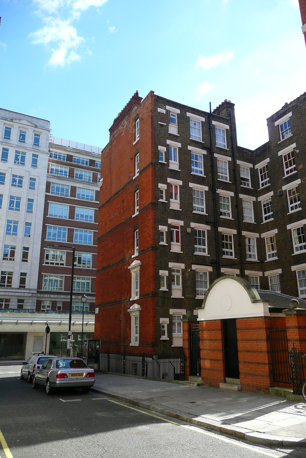 รูปถ่าย อังกฤษ(United Kingdom) ลอนดอน(London) ถนนนอร์ธโรว์(North Row) 2007-09 19