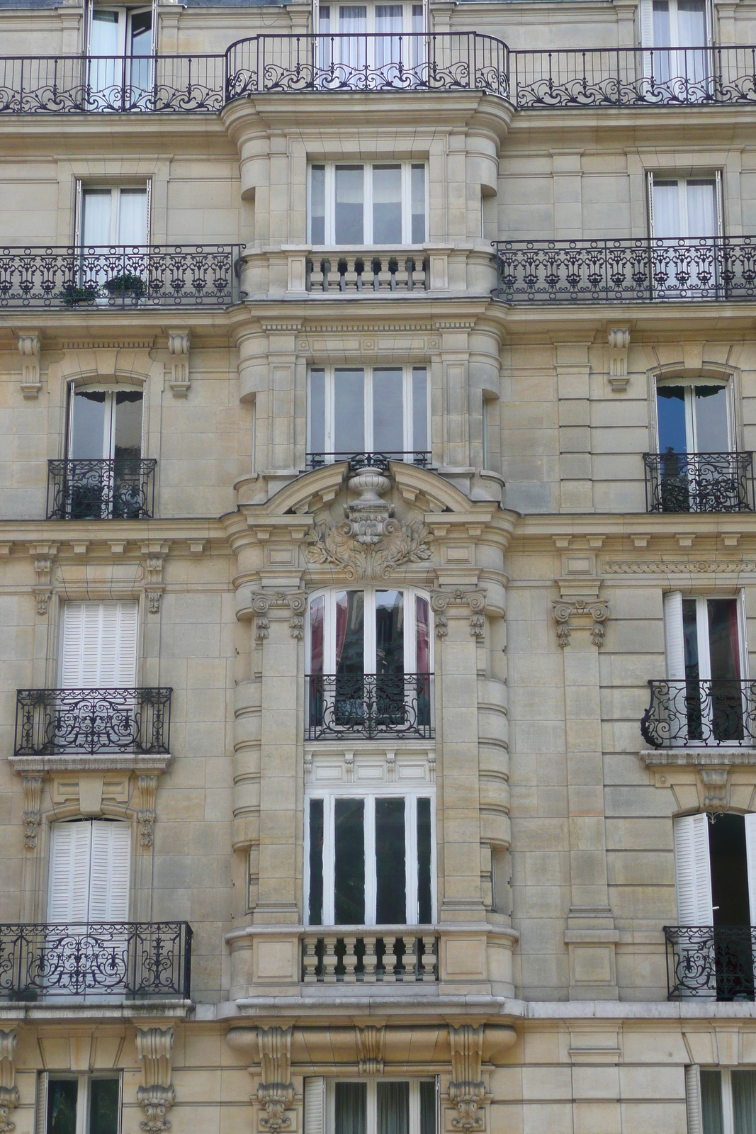 รูปถ่าย ฝรั่งเศส(France) ปารีส(Paris) ถนนนีเยล(Avenue Niel) 2007-06 37