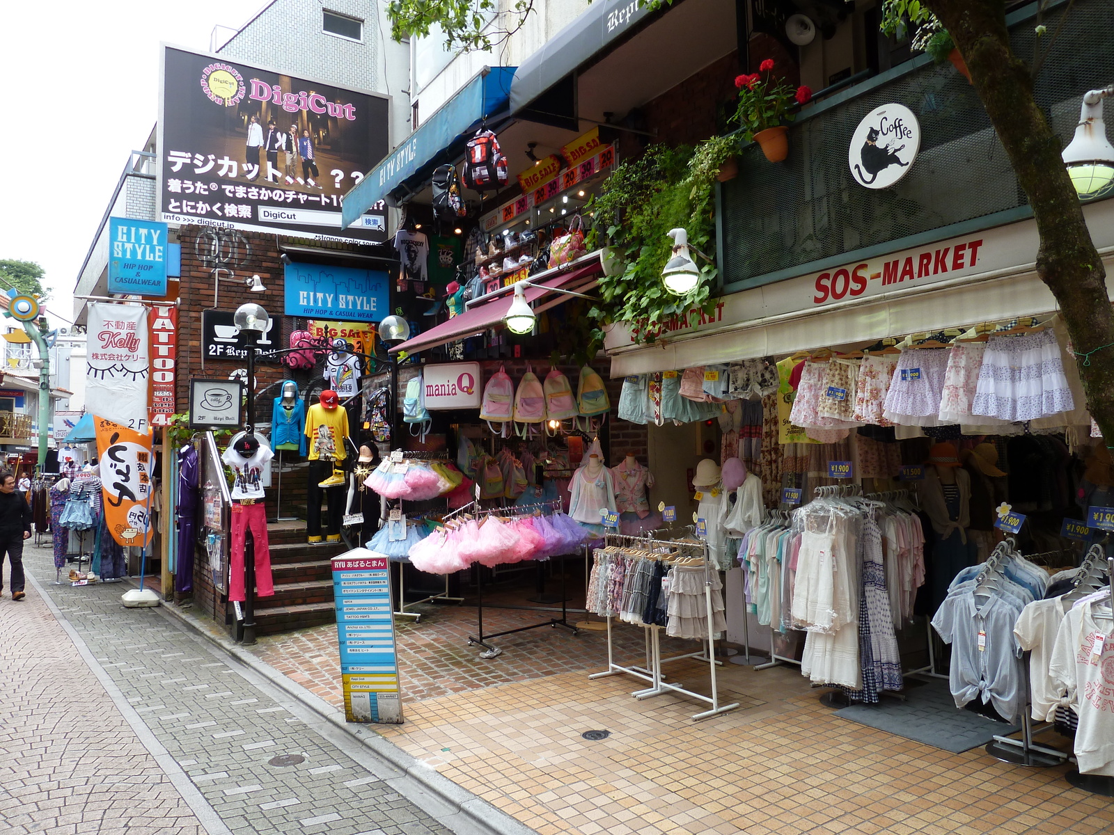 รูปถ่าย ญี่ปุ่น(Japan) โตเกียว(Tokyo) ถนนทาเคชิตะ(Takeshita Street) 2010-06 5