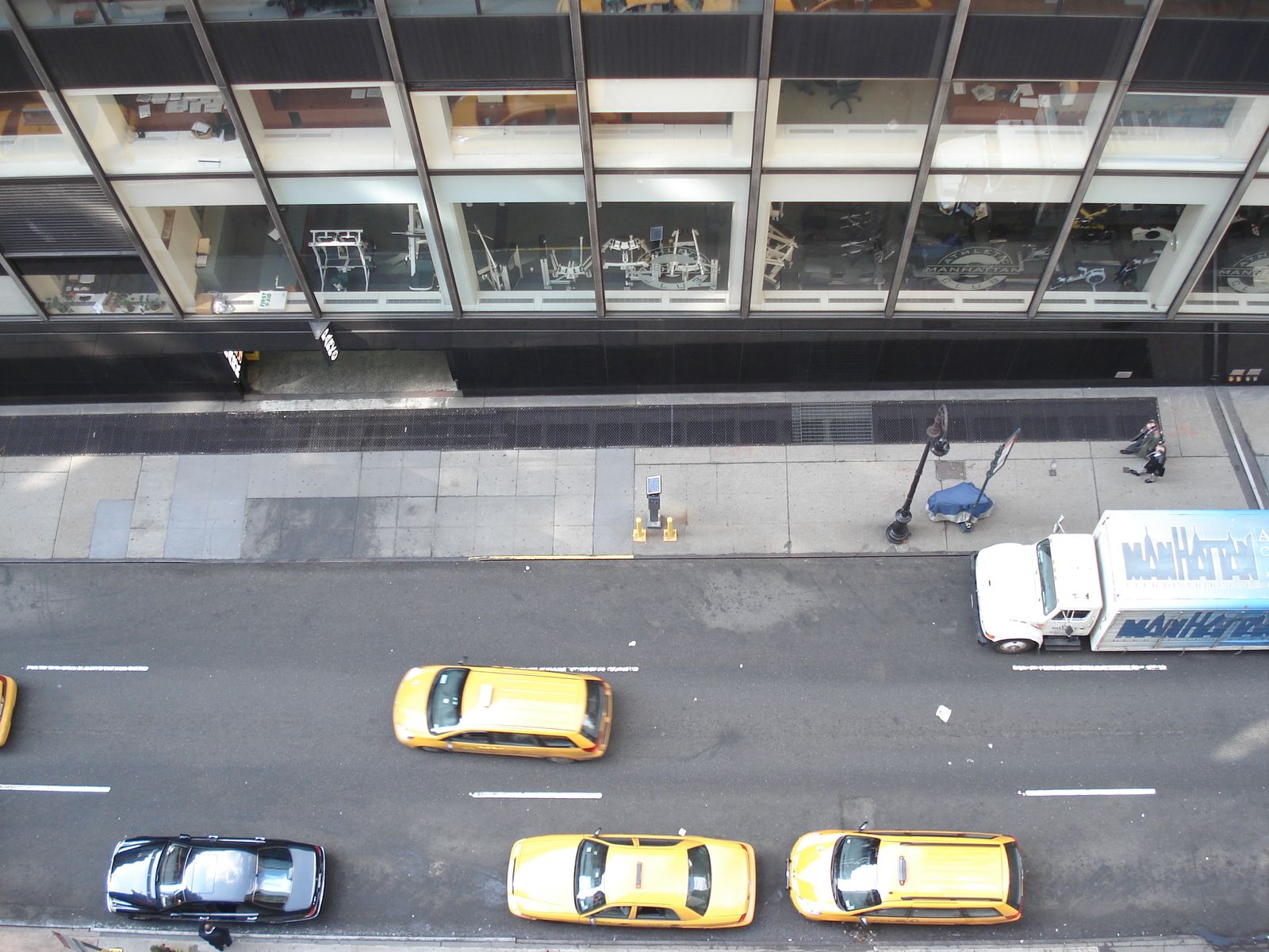 รูปถ่าย สหรัฐอเมริกา(United States) นิวยอร์ก(New York) ตามถนนฟิฟท์อเวนิว(down the 5th Avenue) 2006-03 2