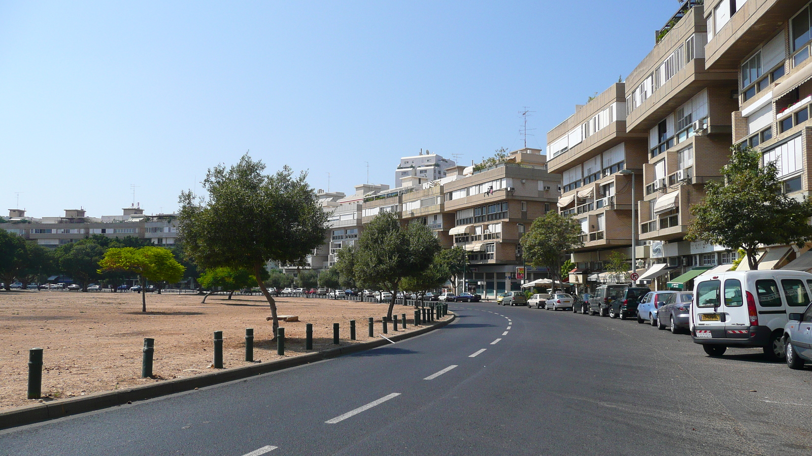 รูปถ่าย อิสราเอล(Israel) เทลอาวีฟ(Tel Aviv) จัตุรัสกิการ์ฮาเมดีนา(Kikar Hamedina) 2007-06 17