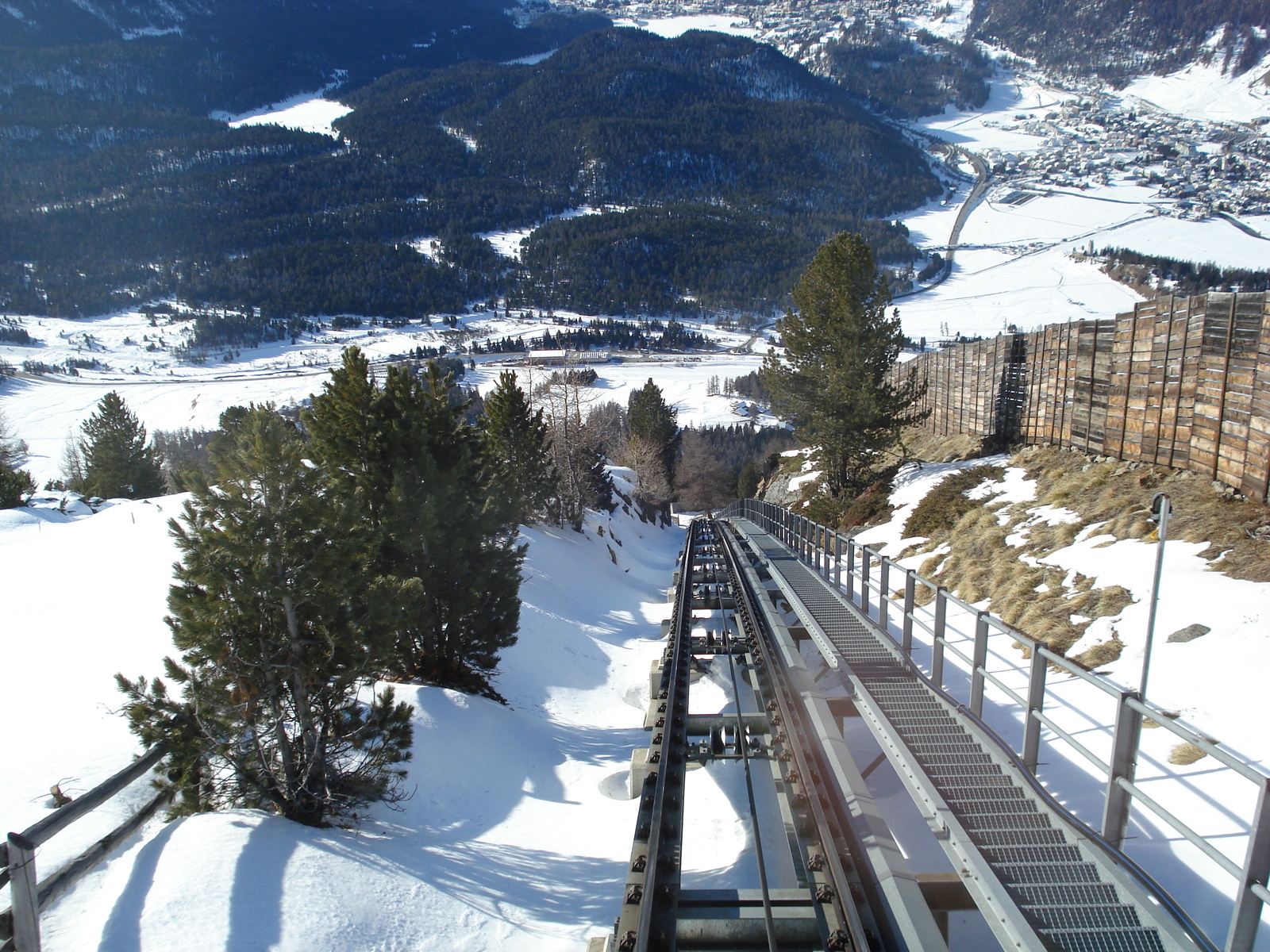 รูปถ่าย สวิสเซอร์แลนด์(Switzerland) มุตตัสมูรากล์(Muottas Muragl) 2007-01 16