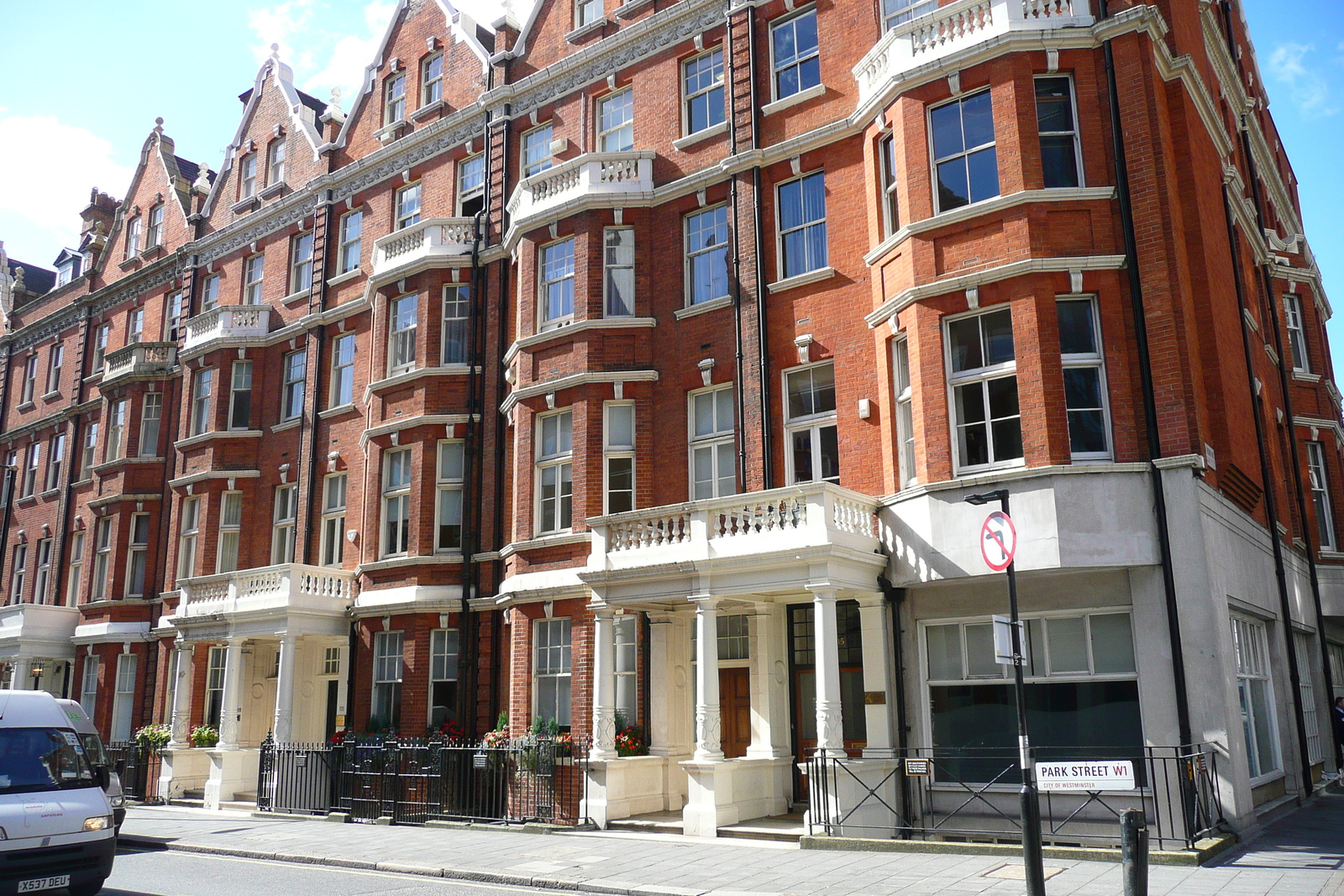 รูปถ่าย อังกฤษ(United Kingdom) ลอนดอน(London) ถนนนอร์ธโรว์(North Row) 2007-09 17