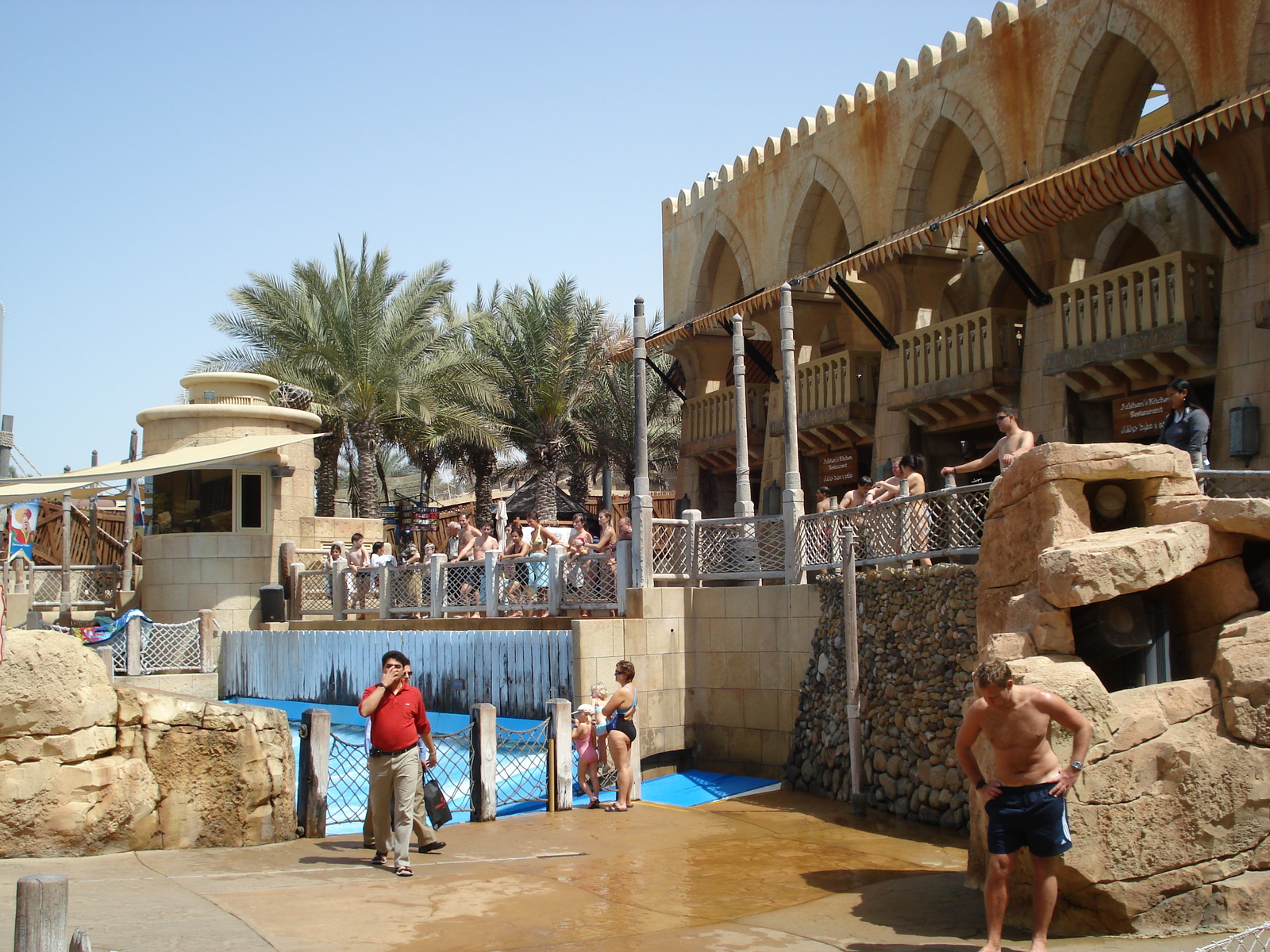 รูปถ่าย สหรัฐอาหรับเอมิเรตส์(United Arab Emirates) ดูไบ(Dubai) สวนน้ำไวลด์วาดี(Wild Wadi) 2007-03 30