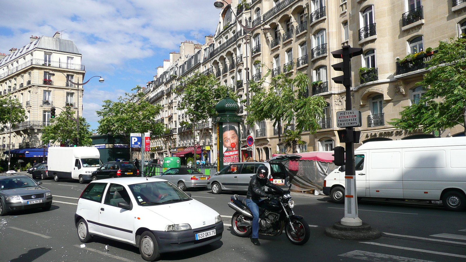 รูปถ่าย ฝรั่งเศส(France) ปารีส(Paris) คุ้มที่ 17 (17th Arrondissement) ถนนวากราม(Avenue de Wagram) 2007-05 22