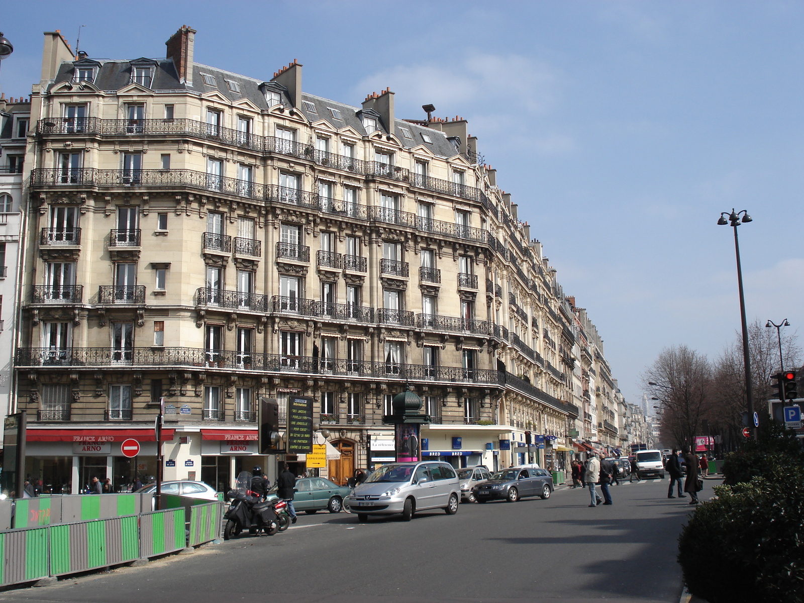 รูปถ่าย ฝรั่งเศส(France) ปารีส(Paris) คุ้มที่ 17 (17th Arrondissement) ถนนกูร์แซล(Boulevard de Courcelles) 2006-03 26