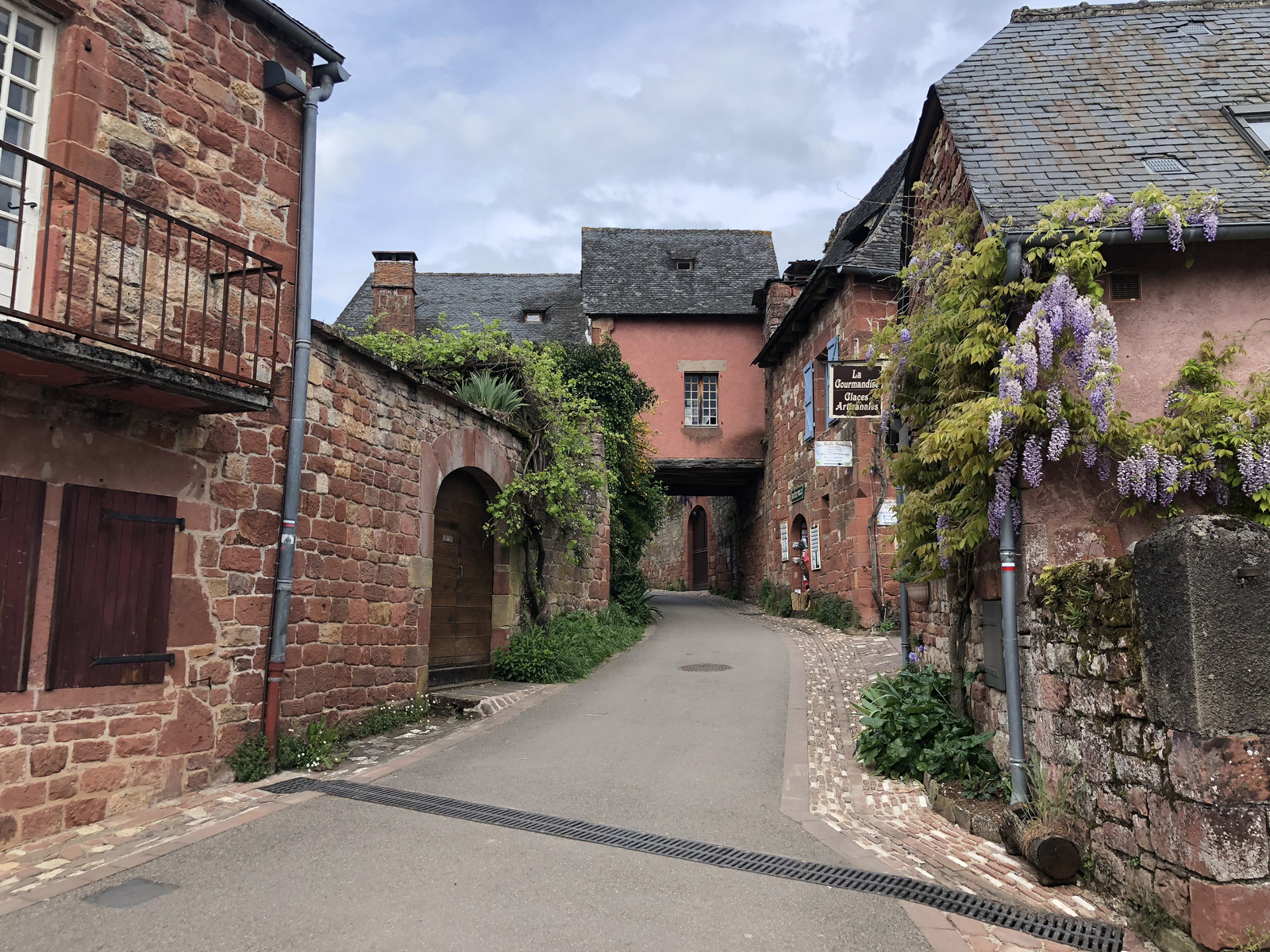 รูปถ่าย ฝรั่งเศส(France) กอลงฌ์-ลา-รูฌ(Collonges la Rouge) 2018-04 109