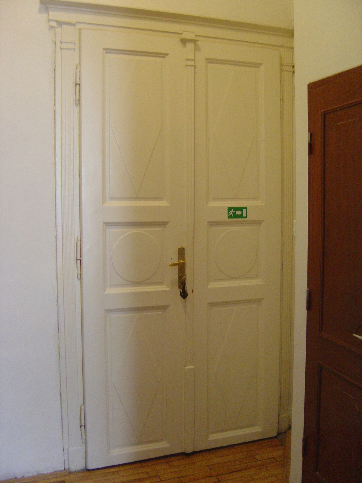 รูปถ่าย ฮังการี(Hungary) เปคส์(Pecs) 2005-03 22