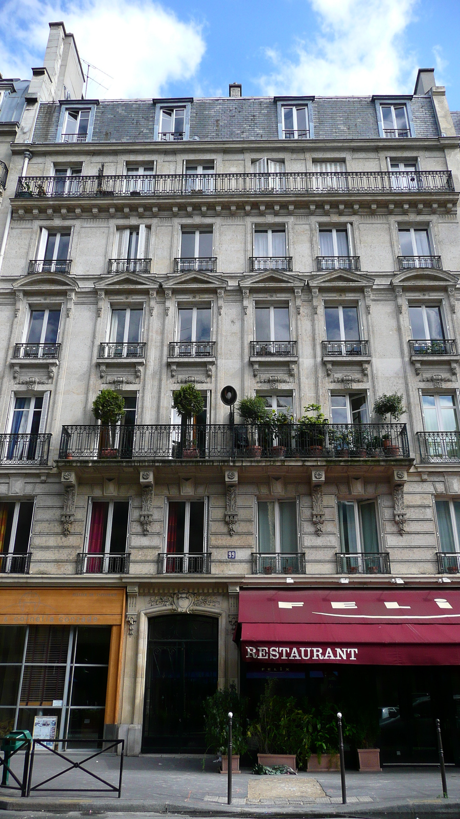 รูปถ่าย ฝรั่งเศส(France) ปารีส(Paris) คุ้มที่ 17 (17th Arrondissement) ถนนฌูฟรัว-ดาบ็อง(Rue Jouffroy d'Abbans) 2007-05 15