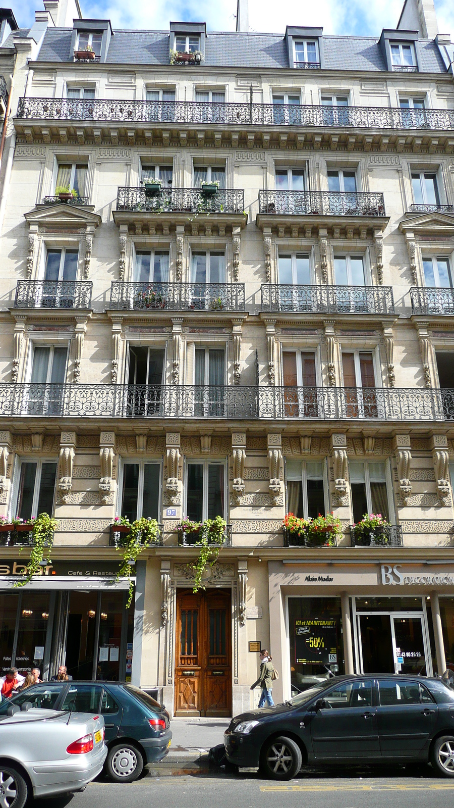 รูปถ่าย ฝรั่งเศส(France) ปารีส(Paris) คุ้มที่ 17 (17th Arrondissement) ถนนฌูฟรัว-ดาบ็อง(Rue Jouffroy d'Abbans) 2007-05 11