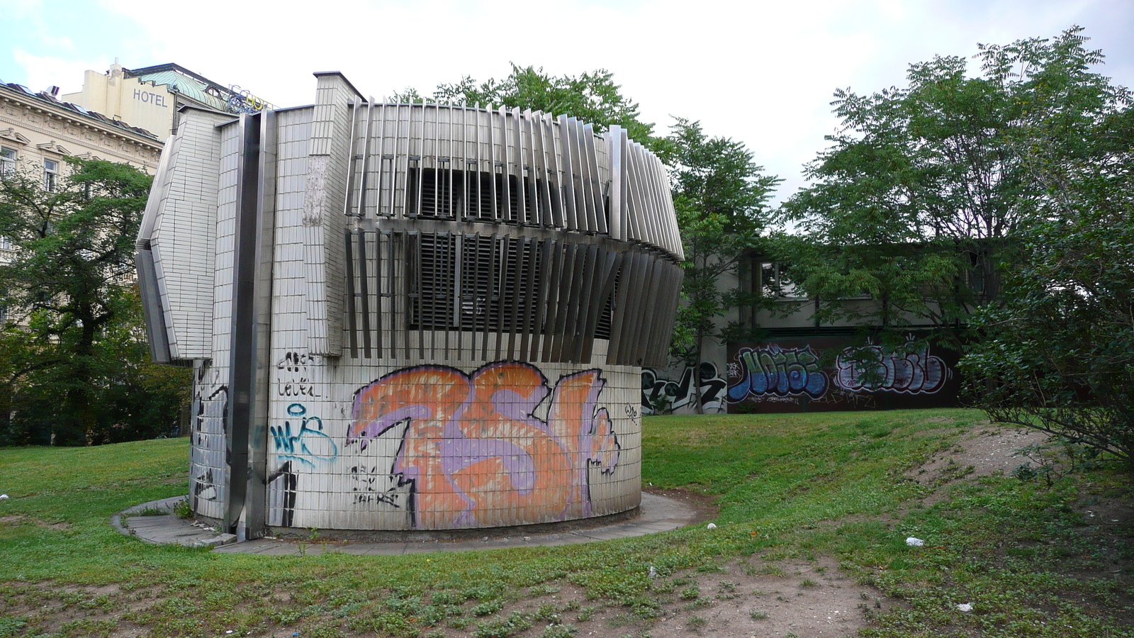 รูปถ่าย สาธารณรัฐเช็ก(Czech Republic) ปราก(Prague) วิลโซโนวา(Wilsonova) 2007-07 3