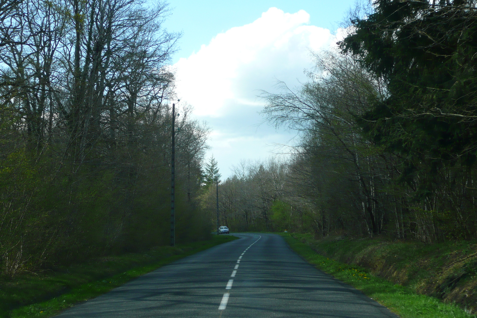 รูปถ่าย ฝรั่งเศส(France) อ็องบวซ(Amboise) ถนนจากเชอนงโซไปอ็องบวซ(Chenonceau to Amboise road) 2008-04 17