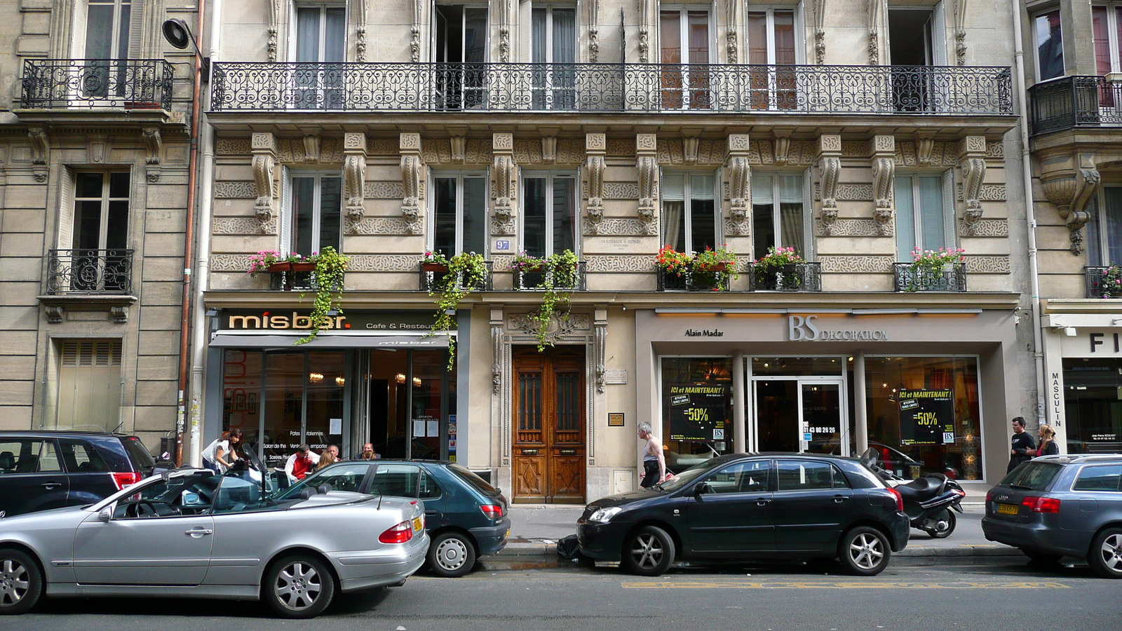รูปถ่าย ฝรั่งเศส(France) ปารีส(Paris) คุ้มที่ 17 (17th Arrondissement) ถนนฌูฟรัว-ดาบ็อง(Rue Jouffroy d'Abbans) 2007-05 17