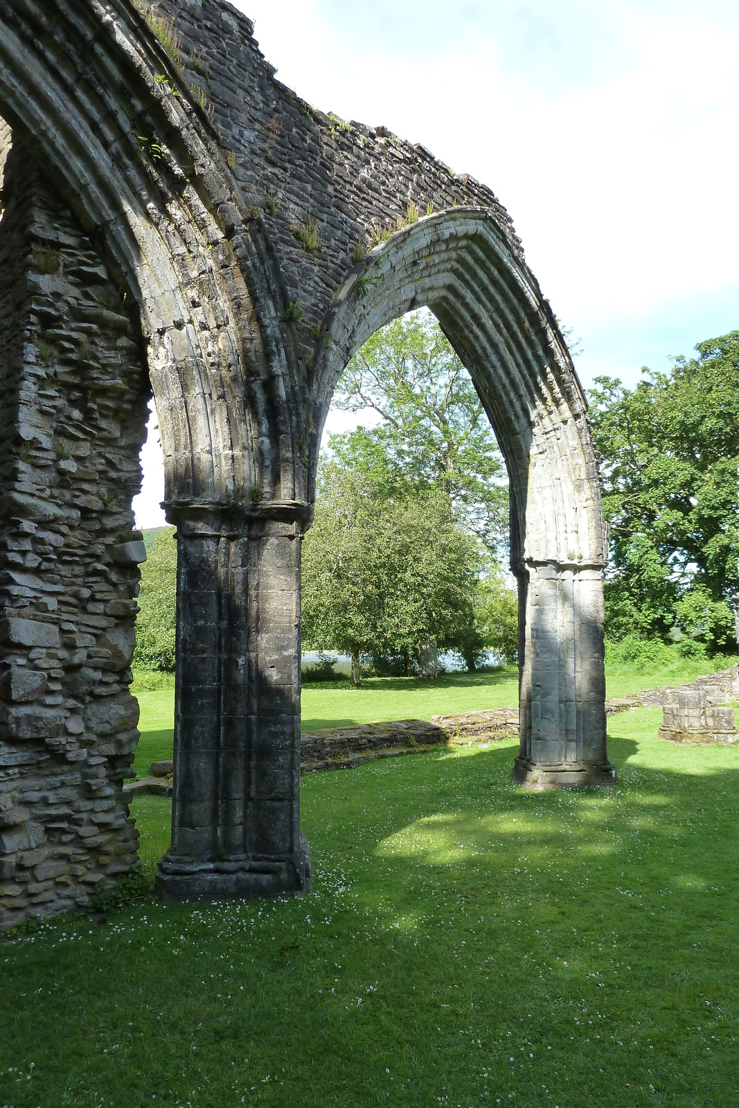 รูปถ่าย อังกฤษ(United Kingdom) สกอตแลนด์(Scotland) อารามอินช์มาโฮม(Inchmahome Priory) 2011-07 35