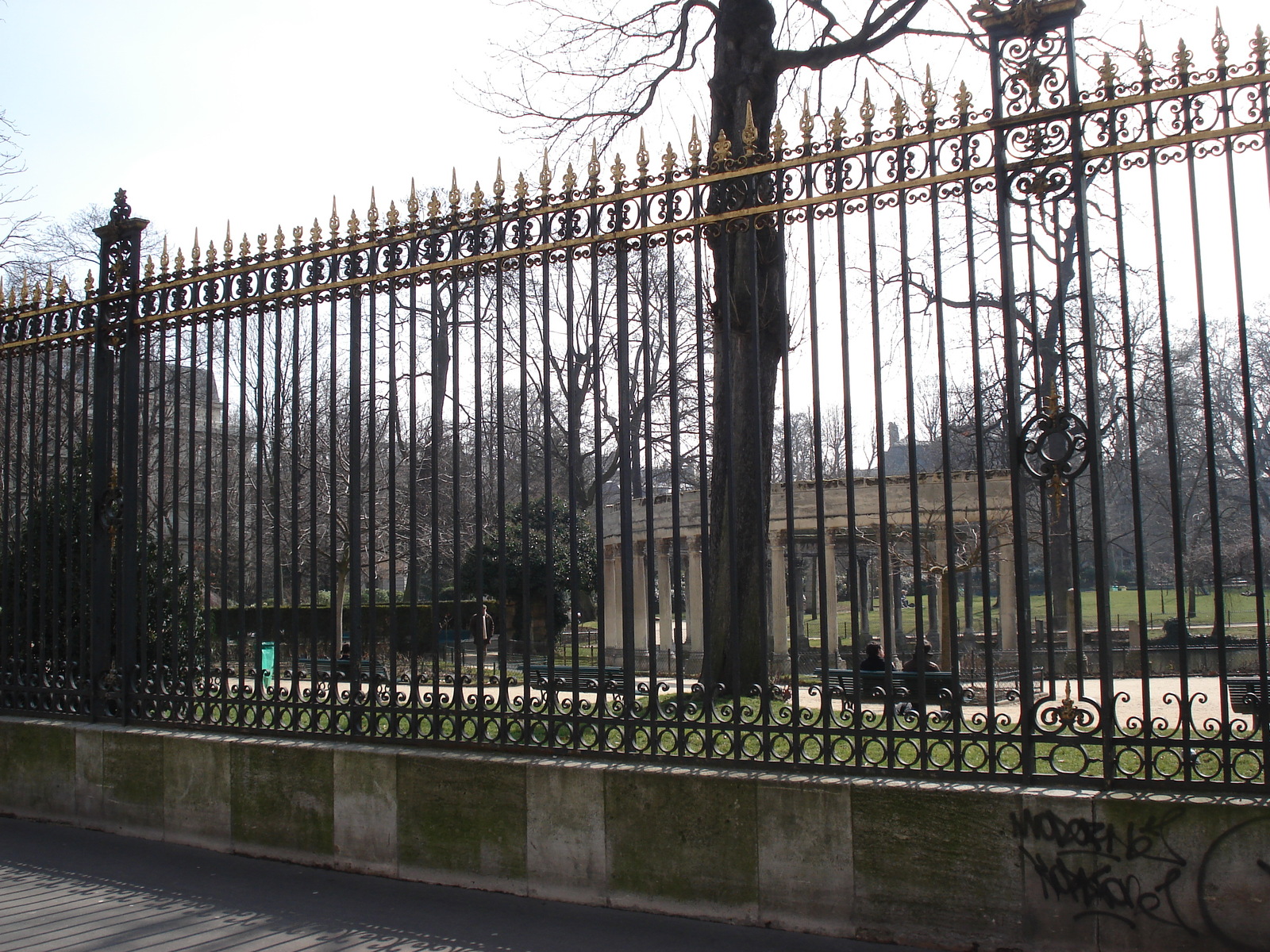 รูปถ่าย ฝรั่งเศส(France) ปารีส(Paris) คุ้มที่ 17 (17th Arrondissement) ถนนกูร์แซล(Boulevard de Courcelles) 2006-03 29