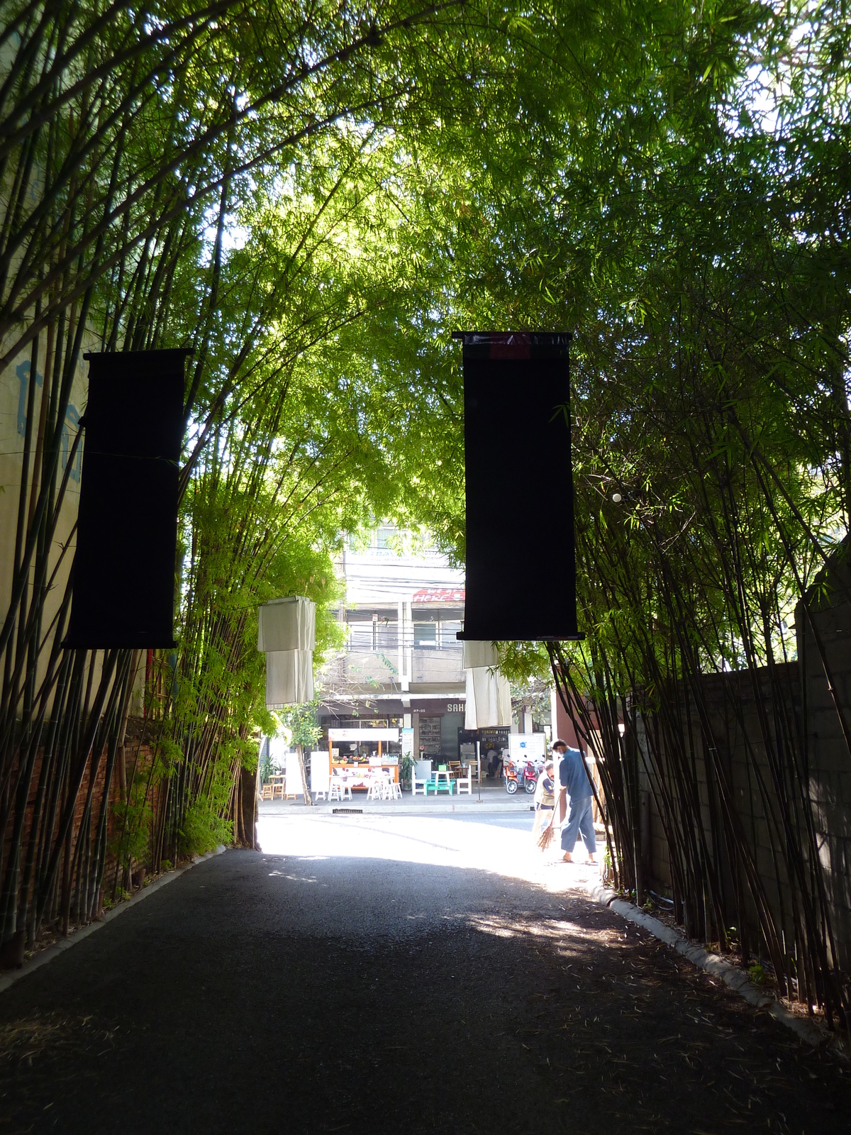รูปถ่าย ไทย(Thailand) เชียงใหม่(Chiang Mai) ถนนราชดำเนิน(Rachadamnoen road) 2009-12 22