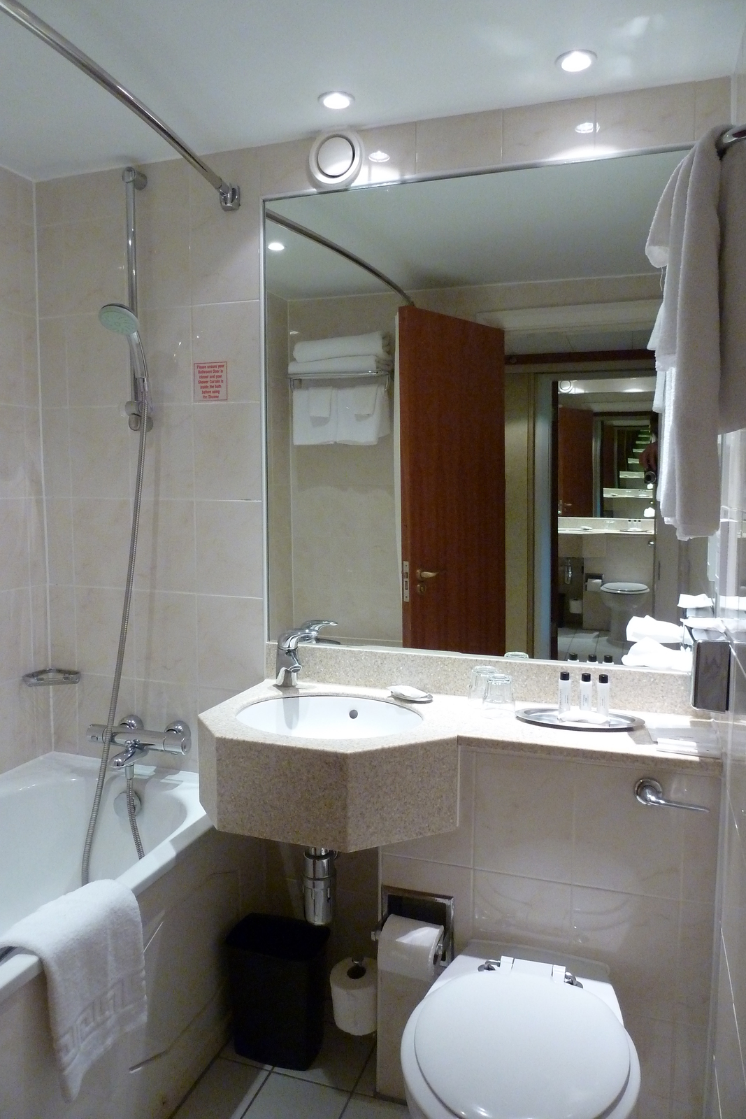 รูปถ่าย อังกฤษ(United Kingdom) เอดินบะระ(Edinburgh) โรงแรมแมริออท(Marriott Hotel) 2011-07 2