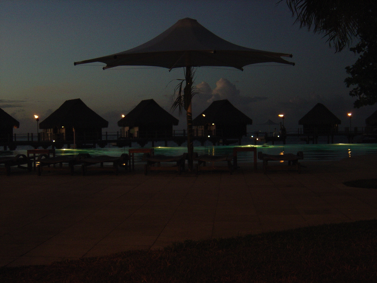 รูปถ่าย เฟรนช์โพลี่นีเซีย(Polynesia) มูเรีย(Moorea) โรงแรมเพิร์ลรีสอร์ต(Pearl Resort Hotel) 2006-04 45