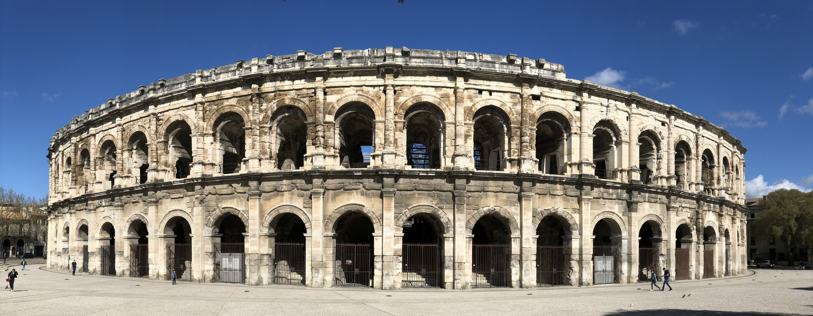 รูปถ่าย ฝรั่งเศส(France) นีเมอ(Nimes) 2021-05 18