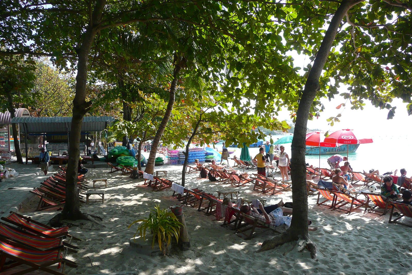 รูปถ่าย ไทย(Thailand) เกาะเสม็ด(Ko Samet) อ่าววงเดือน(Ao Wong Duan) 2009-01 4