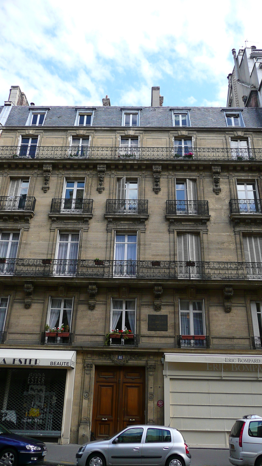 รูปถ่าย ฝรั่งเศส(France) ปารีส(Paris) คุ้มที่ 17 (17th Arrondissement) ถนนฌูฟรัว-ดาบ็อง(Rue Jouffroy d'Abbans) 2007-05 34
