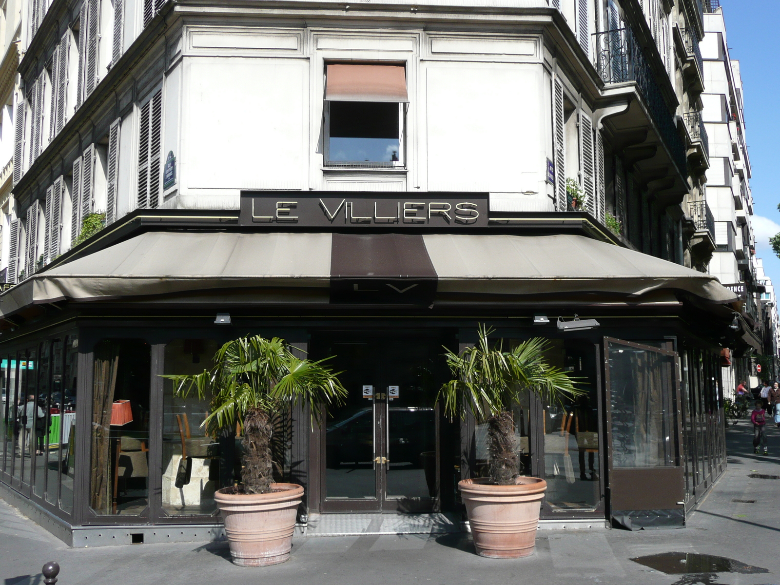 รูปถ่าย ฝรั่งเศส(France) ปารีส(Paris) คุ้มที่ 17 (17th Arrondissement) ถนนฌูฟรัว-ดาบ็อง(Rue Jouffroy d'Abbans) 2007-05 47
