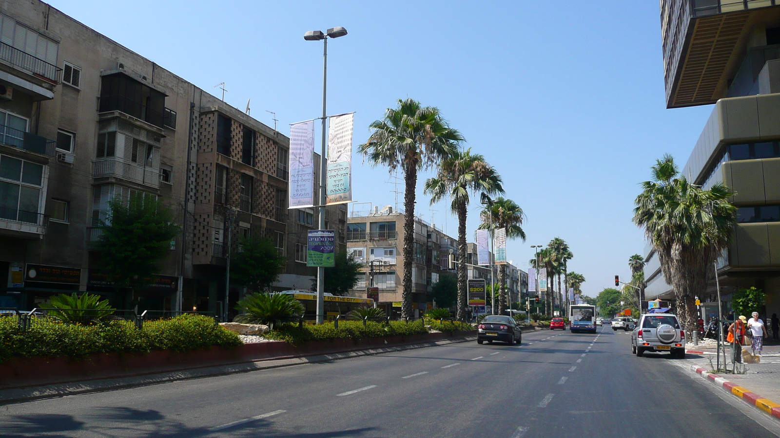 รูปถ่าย อิสราเอล(Israel) เทลอาวีฟ(Tel Aviv) ถนนอิบน์กบีรอล(Ibn Gvirol Street) 2007-06 4