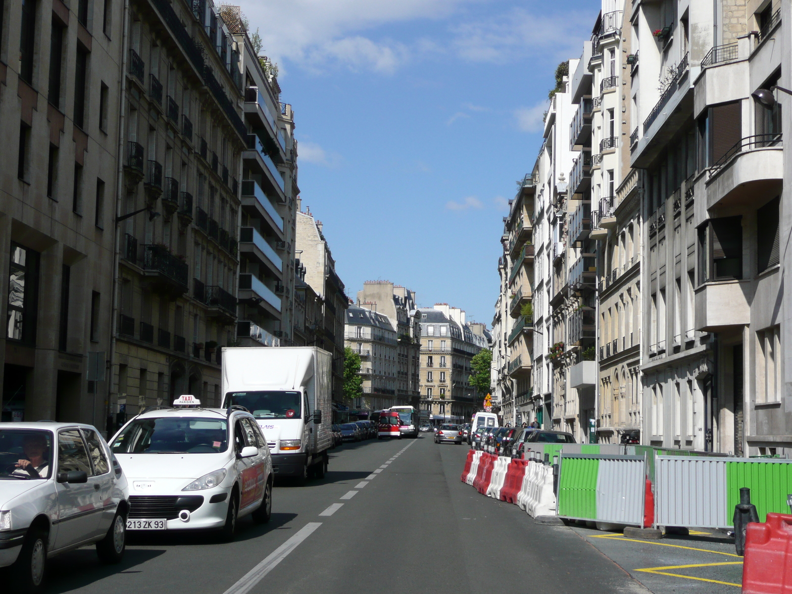 รูปถ่าย ฝรั่งเศส(France) ปารีส(Paris) คุ้มที่ 17 (17th Arrondissement) ถนนฌูฟรัว-ดาบ็อง(Rue Jouffroy d'Abbans) 2007-05 42