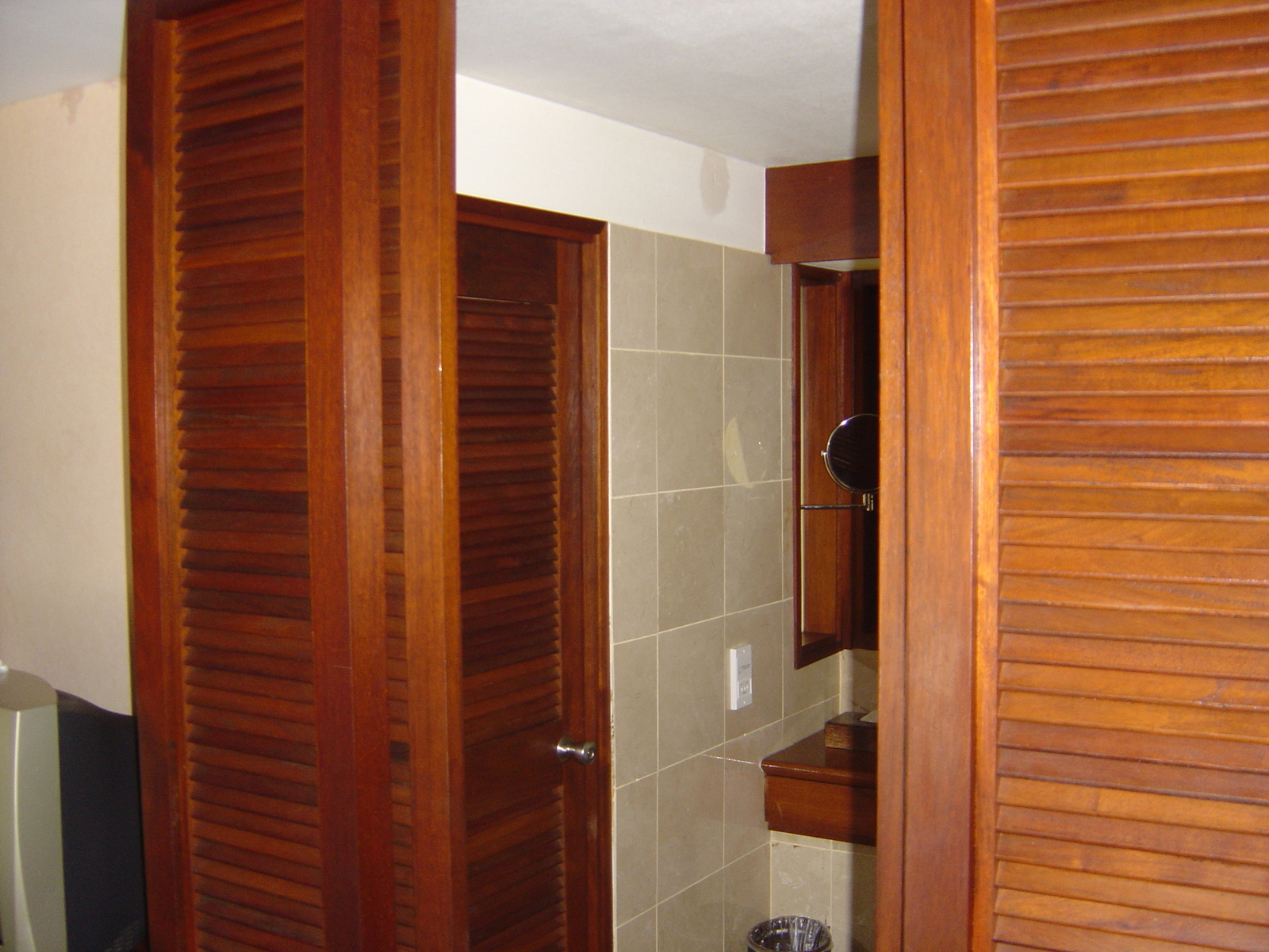 รูปถ่าย เฟรนช์โพลี่นีเซีย(Polynesia) มูเรีย(Moorea) โรงแรมเพิร์ลรีสอร์ต(Pearl Resort Hotel) 2006-04 36