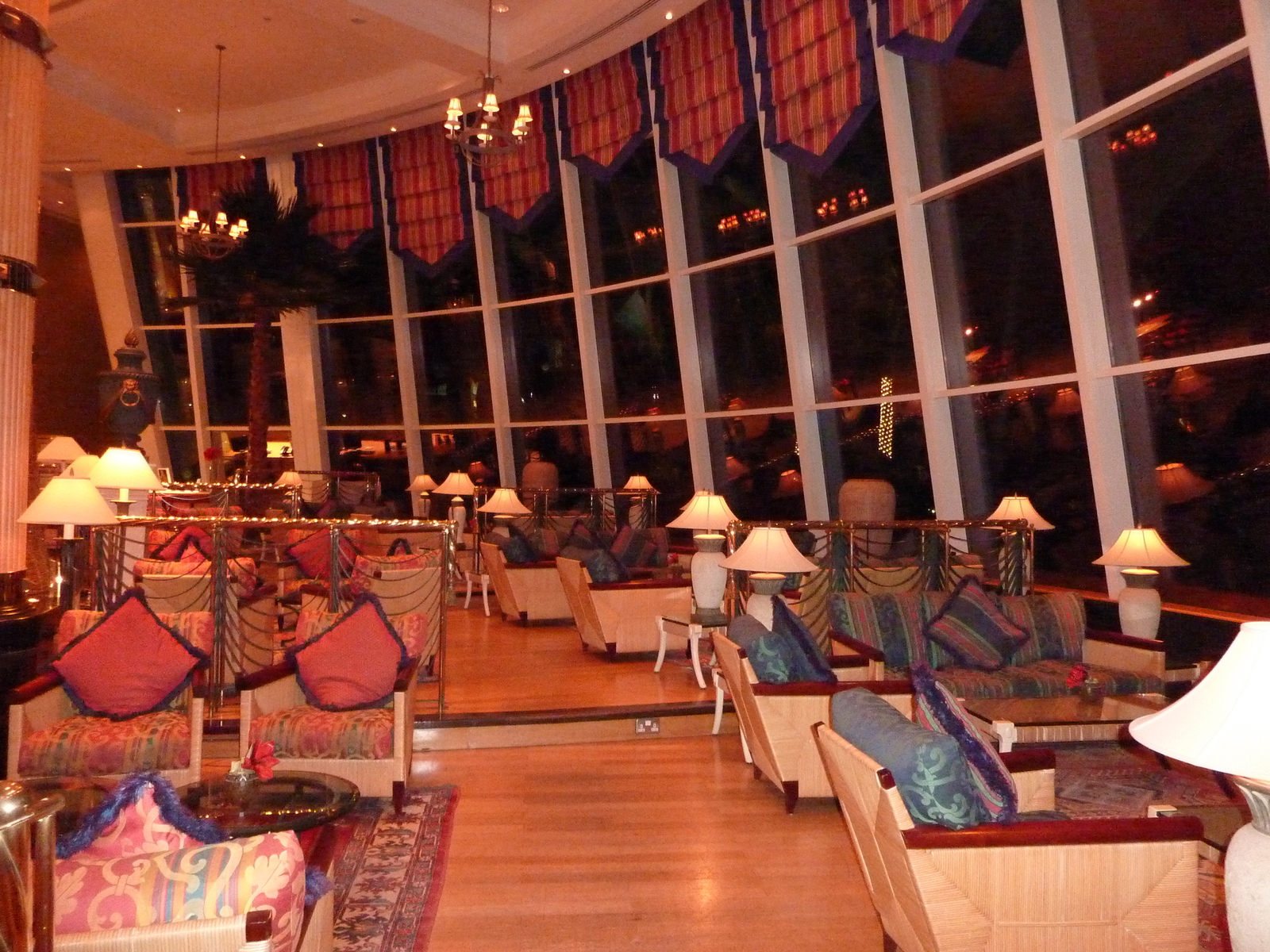 รูปถ่าย สหรัฐอาหรับเอมิเรตส์(United Arab Emirates) ดูไบ(Dubai) โรงแรมจูไมราห์บีช(Jumeirah Beach Hotel) 2009-12 64