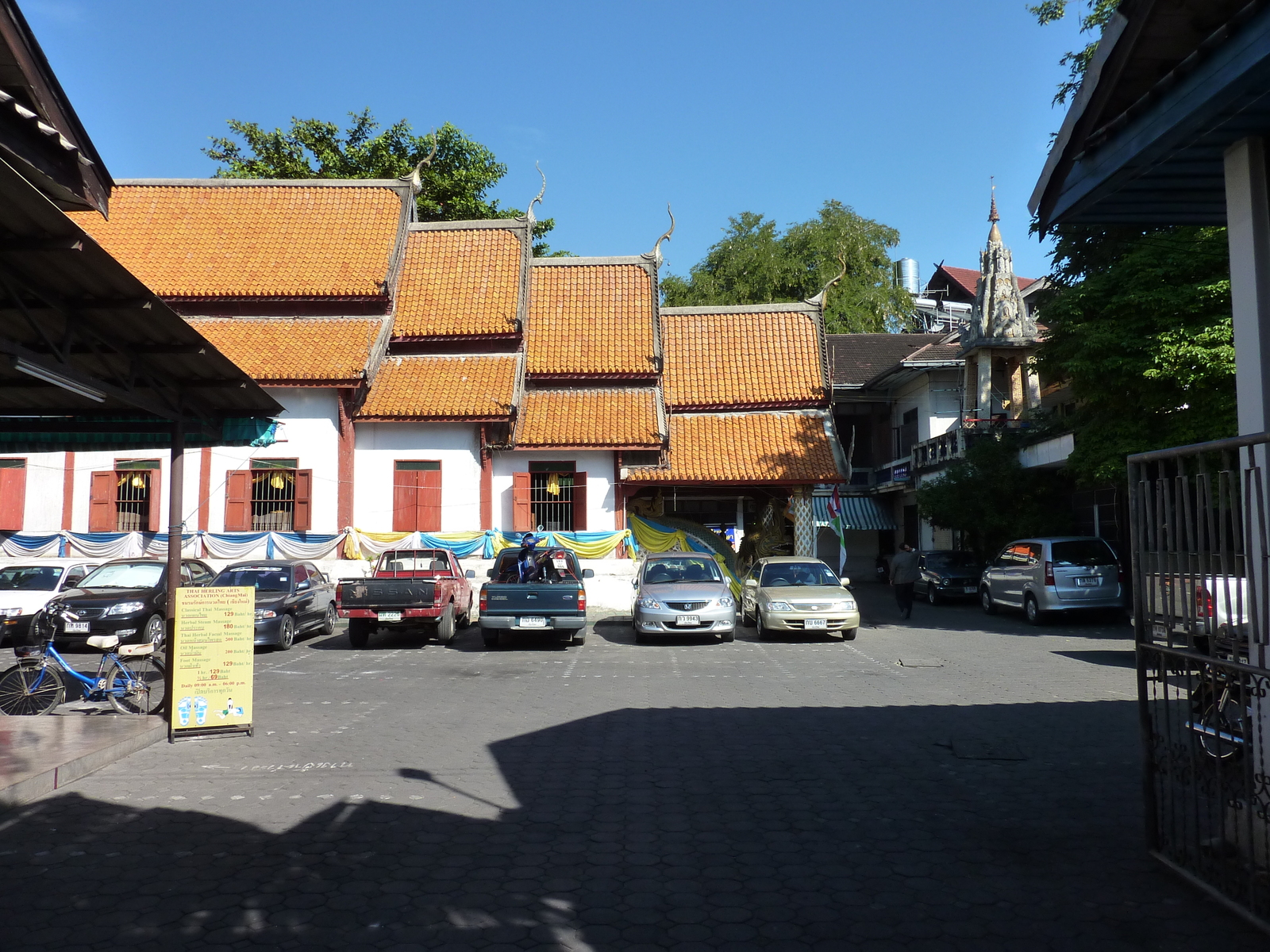รูปถ่าย ไทย(Thailand) เชียงใหม่(Chiang Mai) ถนนราชดำเนิน(Rachadamnoen road) 2009-12 12